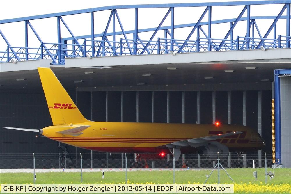 G-BIKF, 1983 Boeing 757-236/SF C/N 22177, 30 years old lady is winking at the photographer....