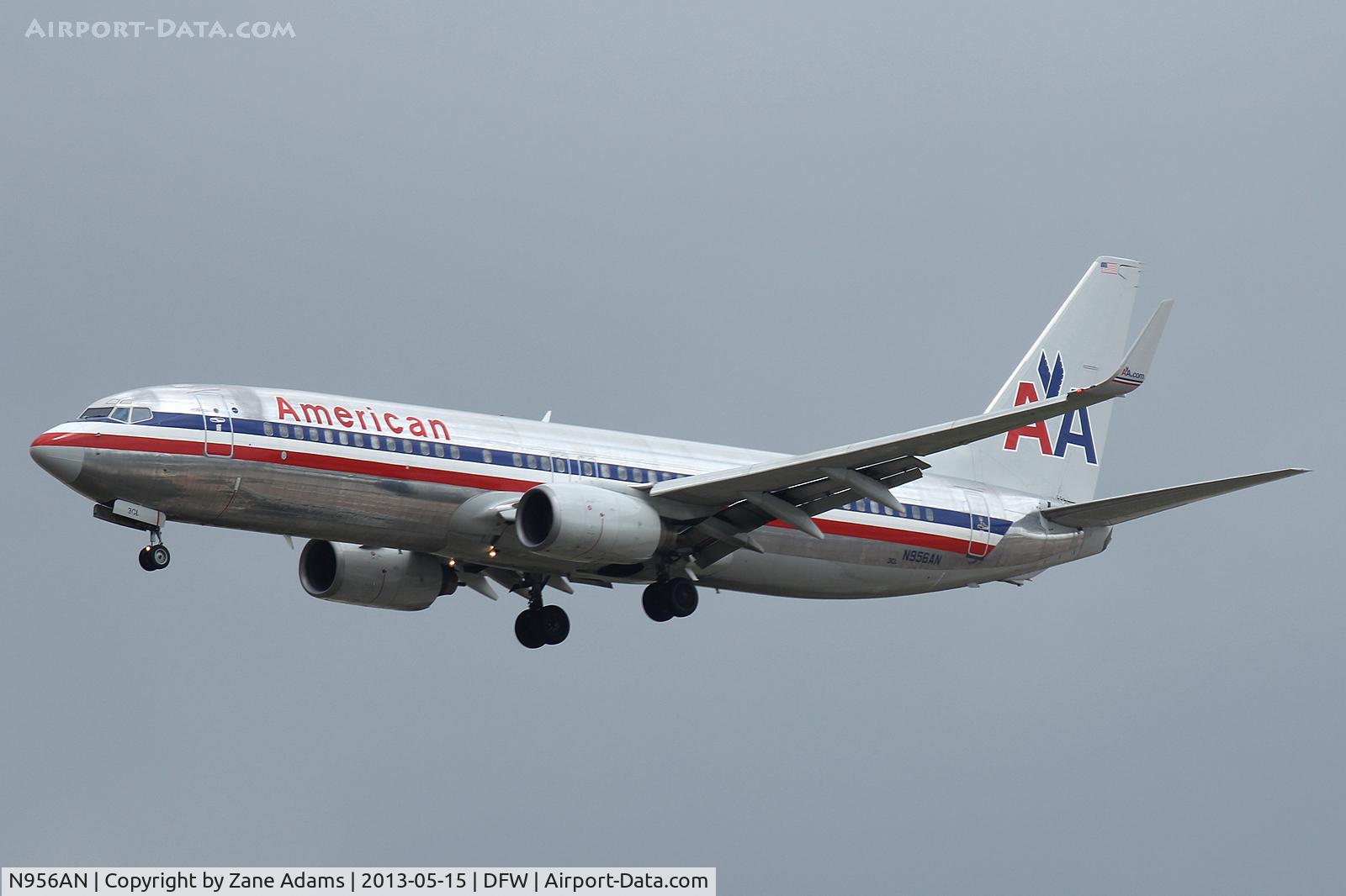 N956AN, 2001 Boeing 737-823 C/N 30090, American Airlines at DFW Airport