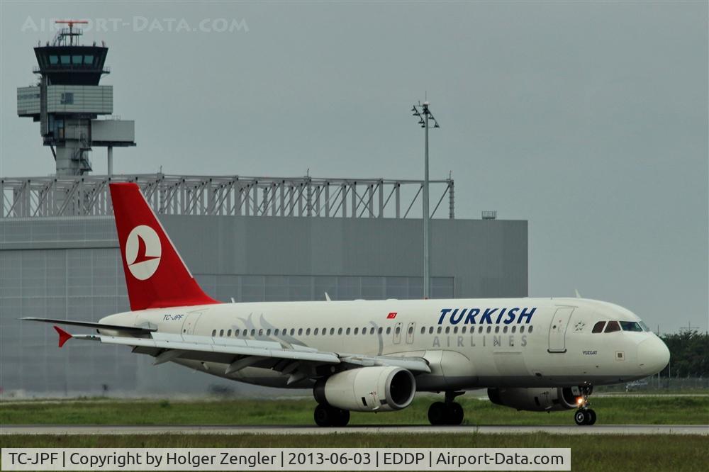 TC-JPF, 2006 Airbus A320-232 C/N 2984, Roll out on rwy 26R....