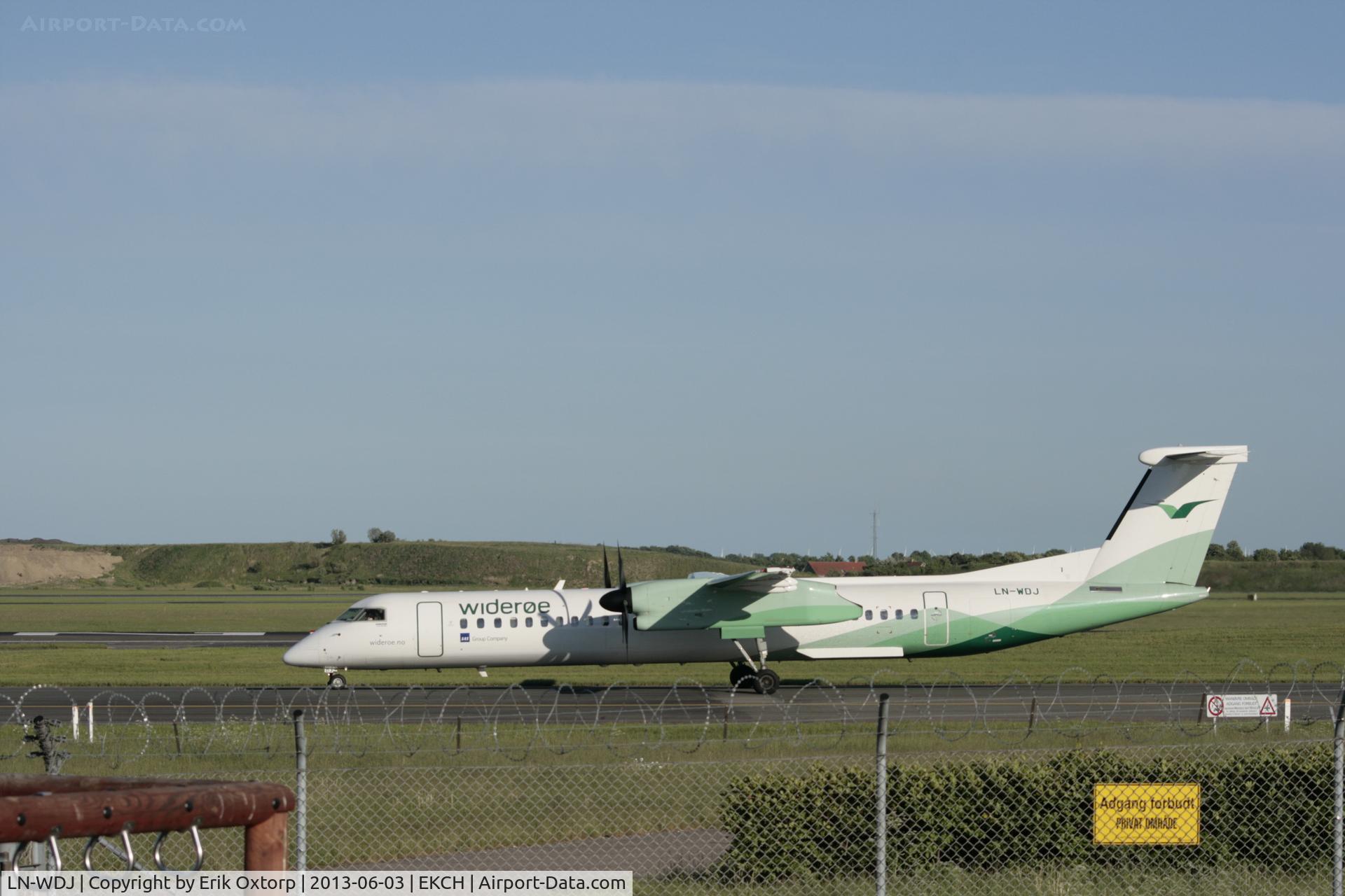 LN-WDJ, 2009 De Havilland Canada DHC-8-402Q Dash 8 C/N 4290, LN-WDJ jul arrived on rw 04L