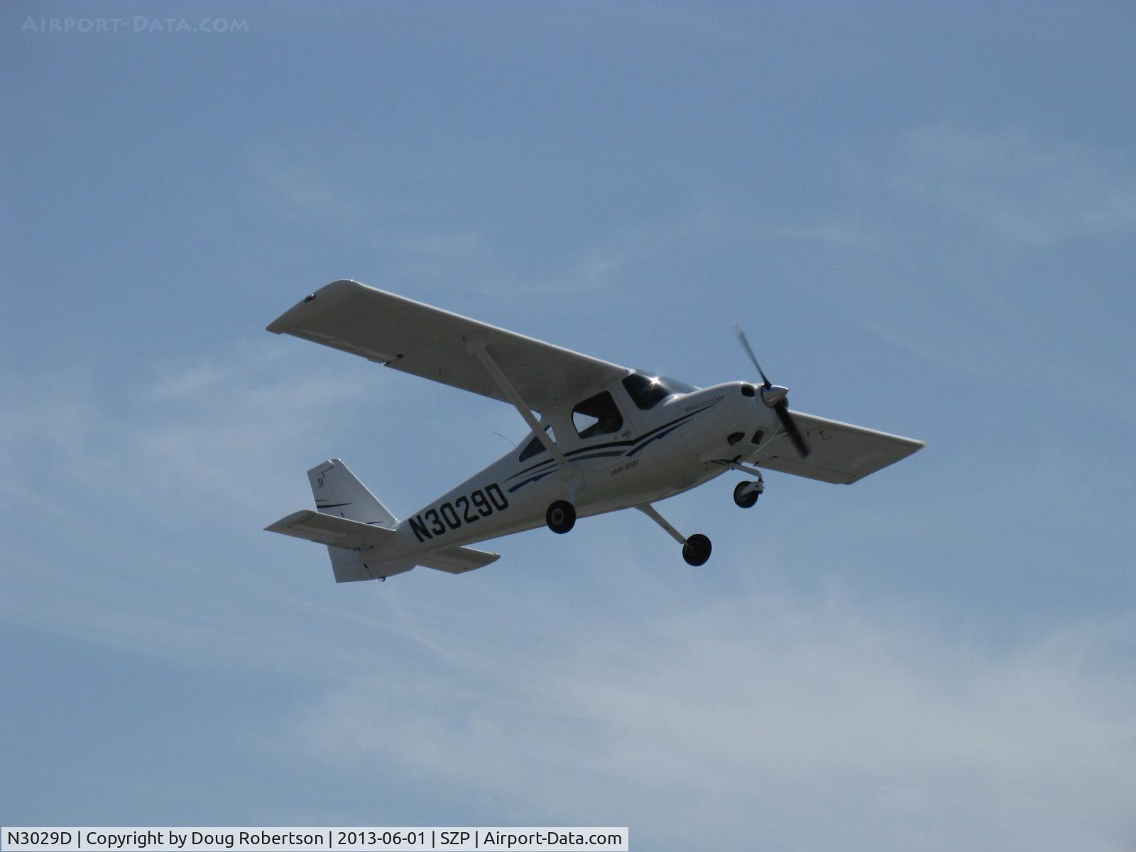 N3029D, 2011 Cessna 162 Skycatcher C/N 16200097, 2011 Cessna 162 SKYCATCHER LSA, Continental O-200-D lightweight 100 Hp, takeoff climb Rwy 22