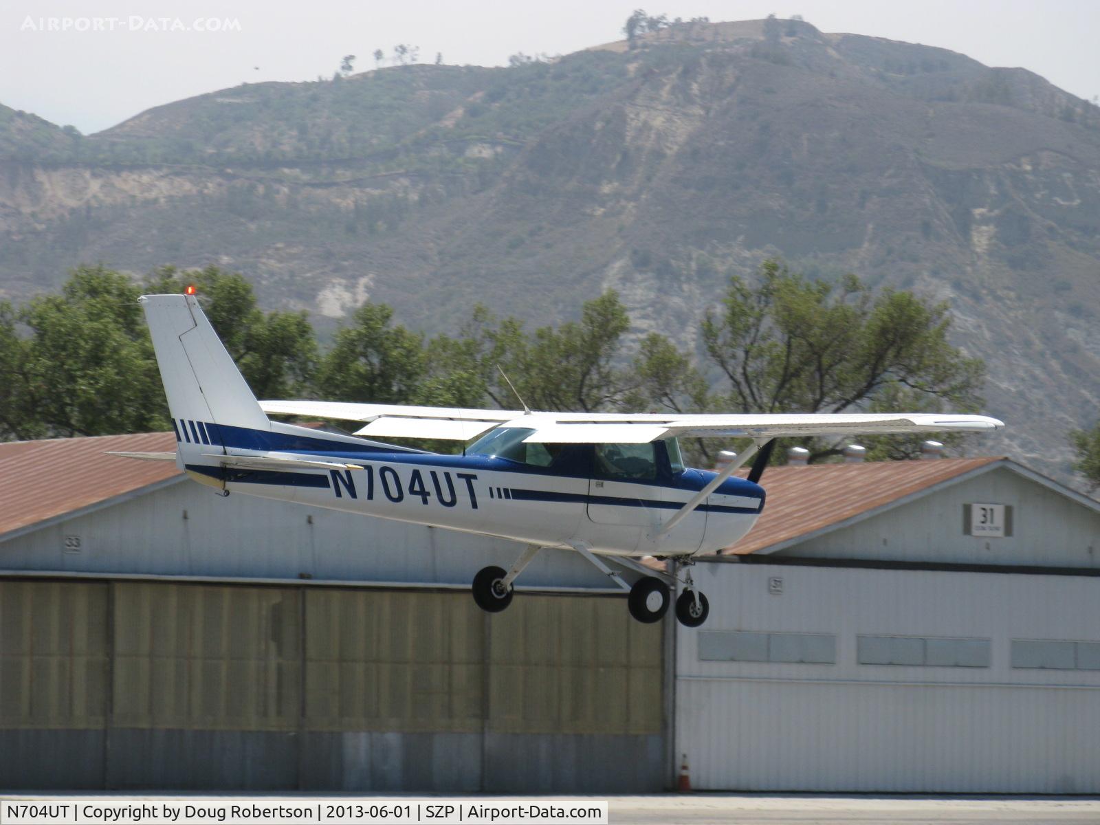 N704UT, 1976 Cessna 150M C/N 15078891, 1976 Cessna 150M, Continental O-200 100 Hp, on final Rwy 22