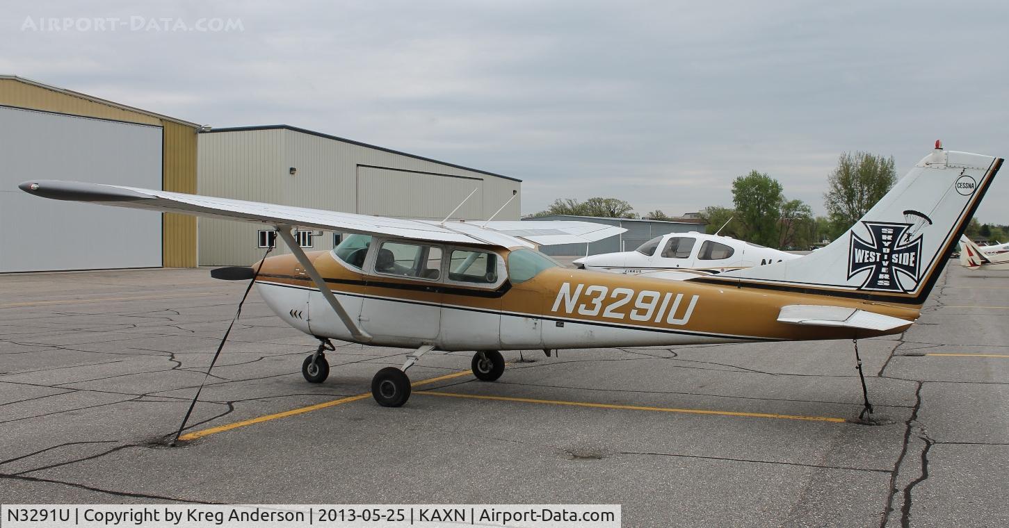 N3291U, 1963 Cessna 182F Skylane C/N 18254691, Cessna 182F Skylane on the line.