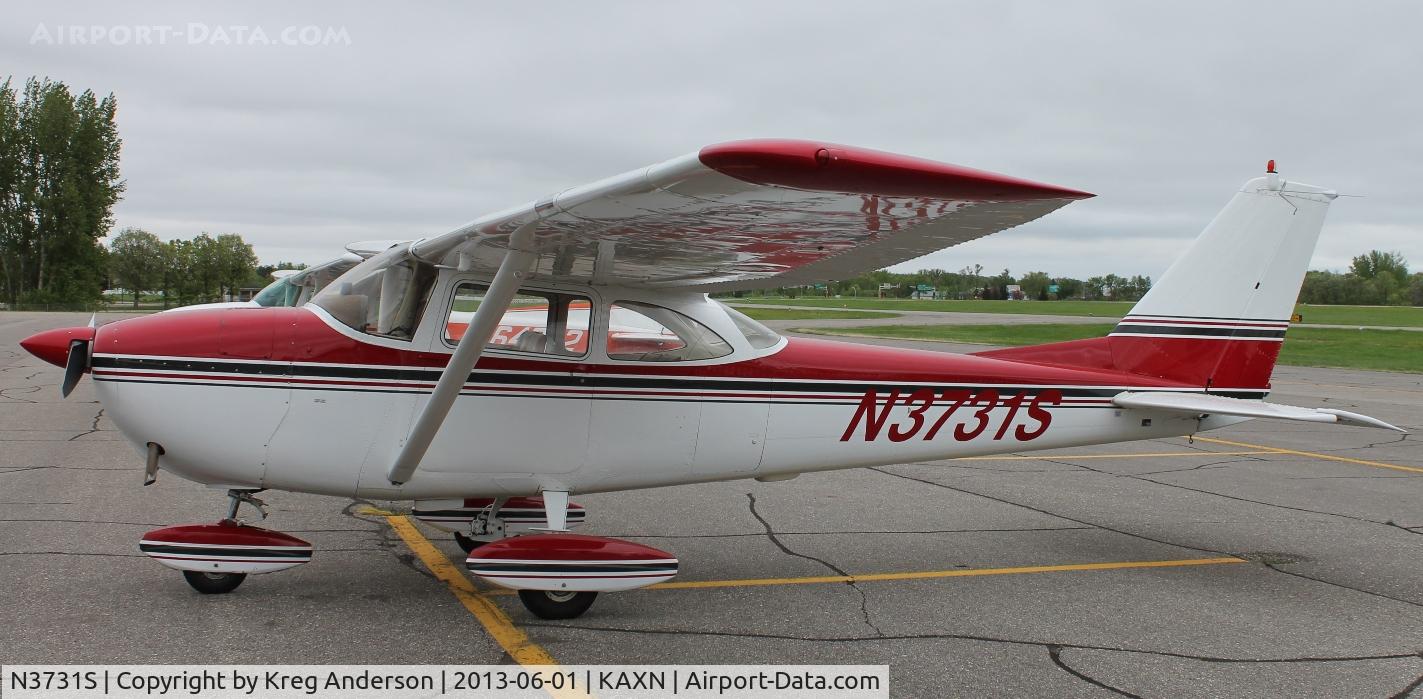 N3731S, 1963 Cessna 172E C/N 17250931, Cessna 172E Skyhawk on the line.