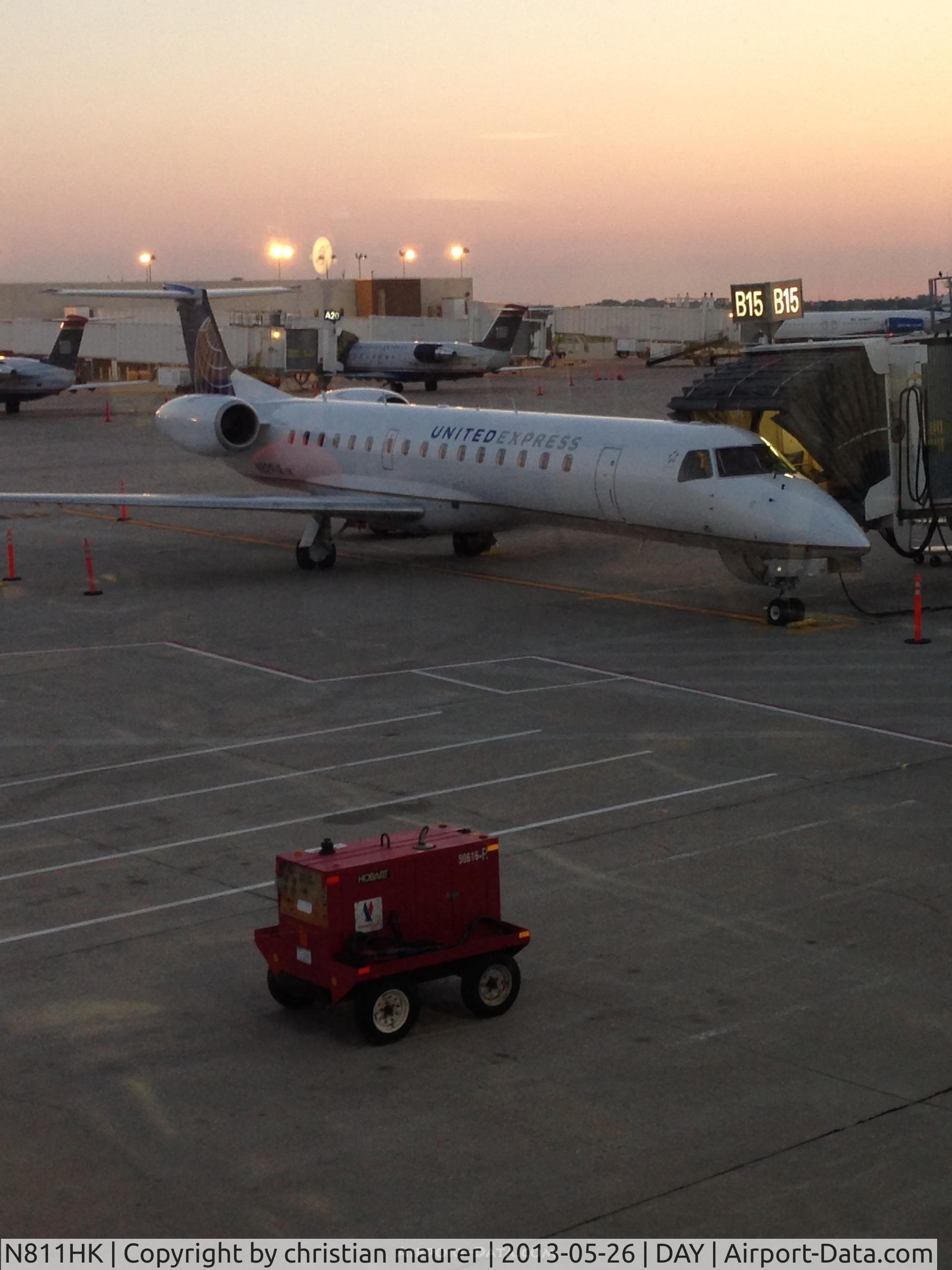 N811HK, 2000 Embraer ERJ-145LR (EMB-145LR) C/N 145256, UNITED EXPRESS NOVEMBER 811 HOTEL KILO AT KDAY