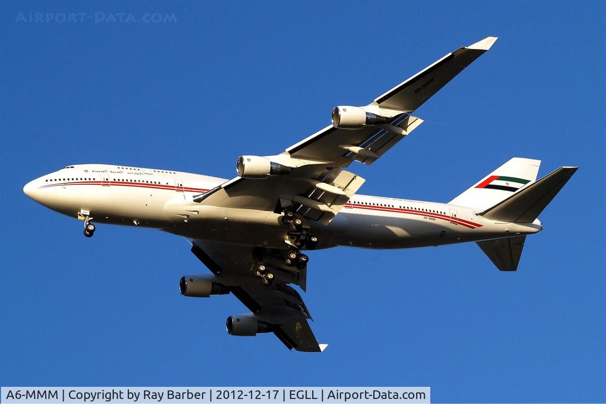 A6-MMM, 1998 Boeing 747-422 C/N 26906, Boeing 747-422 [26905] (Dubai Air Wing) Home~G 17/12/2012. On approach 27R.
