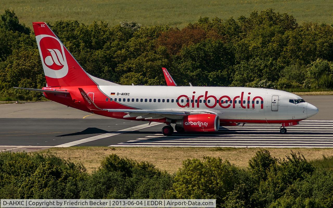 D-AHXC, 2007 Boeing 737-7K5 C/N 34693, departure to TXL via RW09