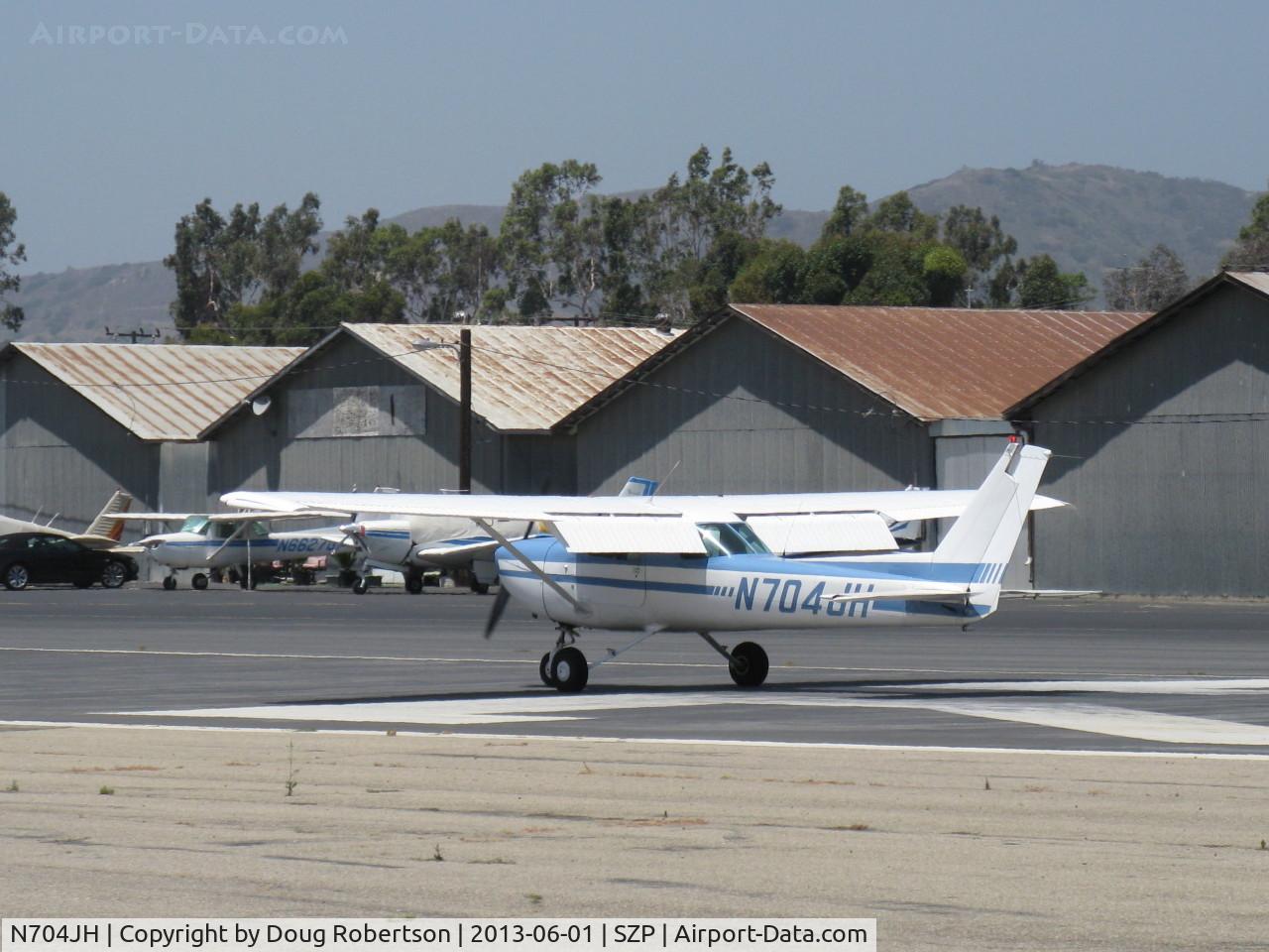 N704JH, 1976 Cessna 150M C/N 15078644, 1976 Cessna 150M, Continental O-200 100 Hp, landing roll Rwy 22