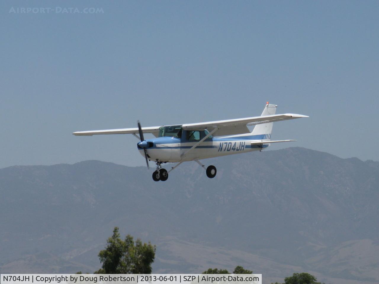 N704JH, 1976 Cessna 150M C/N 15078644, 1976 Cessna 150M, Continental O-200 100 Hp, on final Rwy 22
