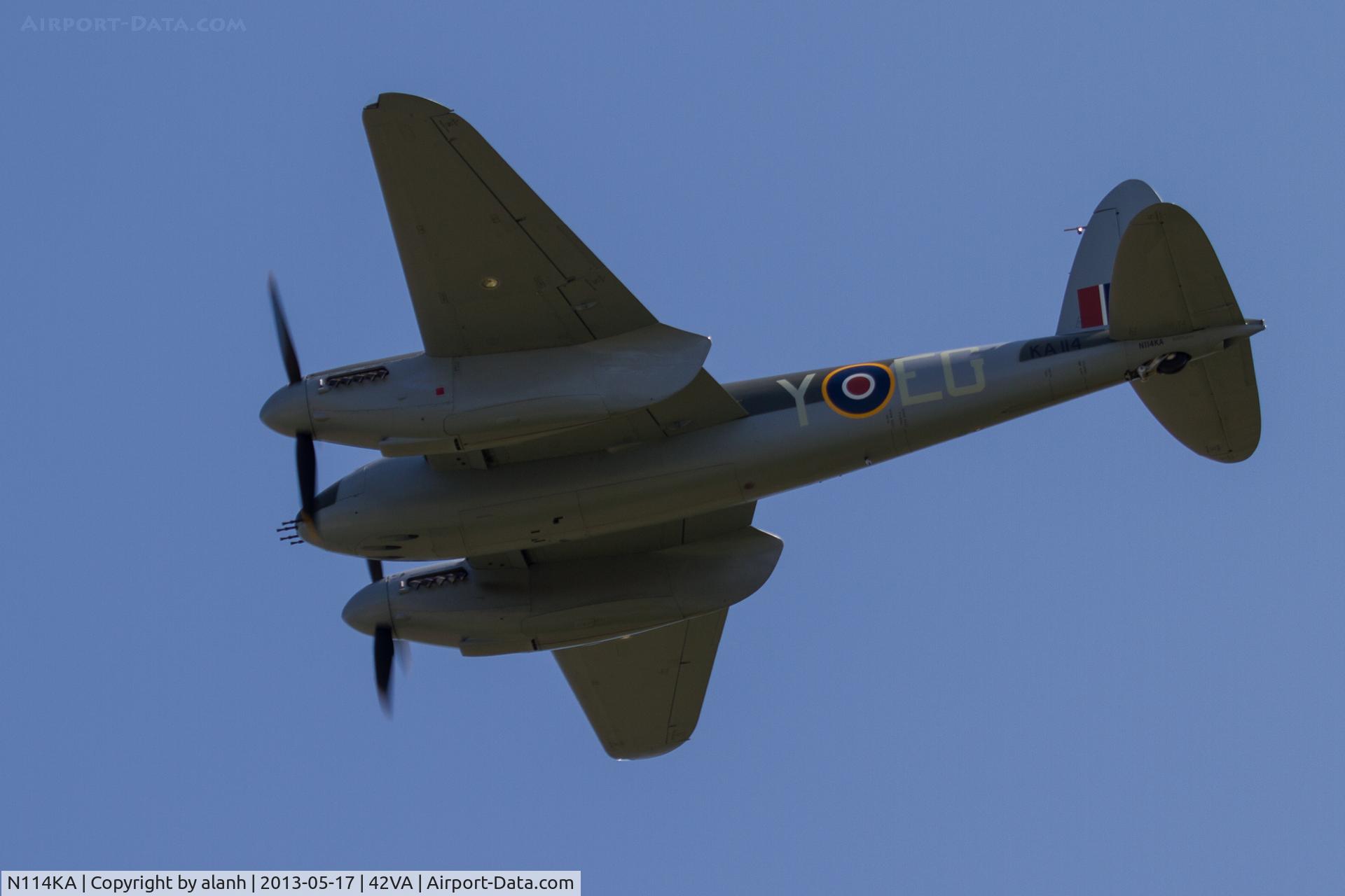 N114KA, 1945 De Havilland Mosquito FB.26 C/N KA114, Overflying the field