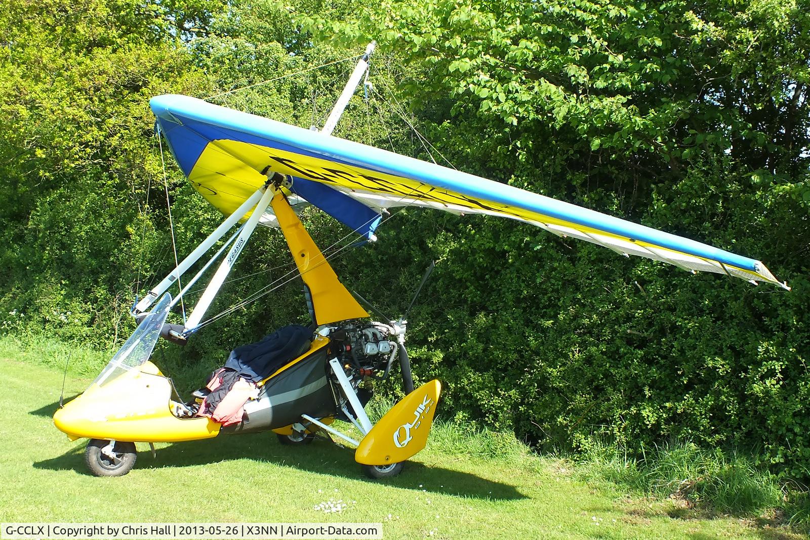 G-CCLX, 2003 Mainair Pegasus Quik 912S C/N 7996, visitor to Stoke Golding airfield