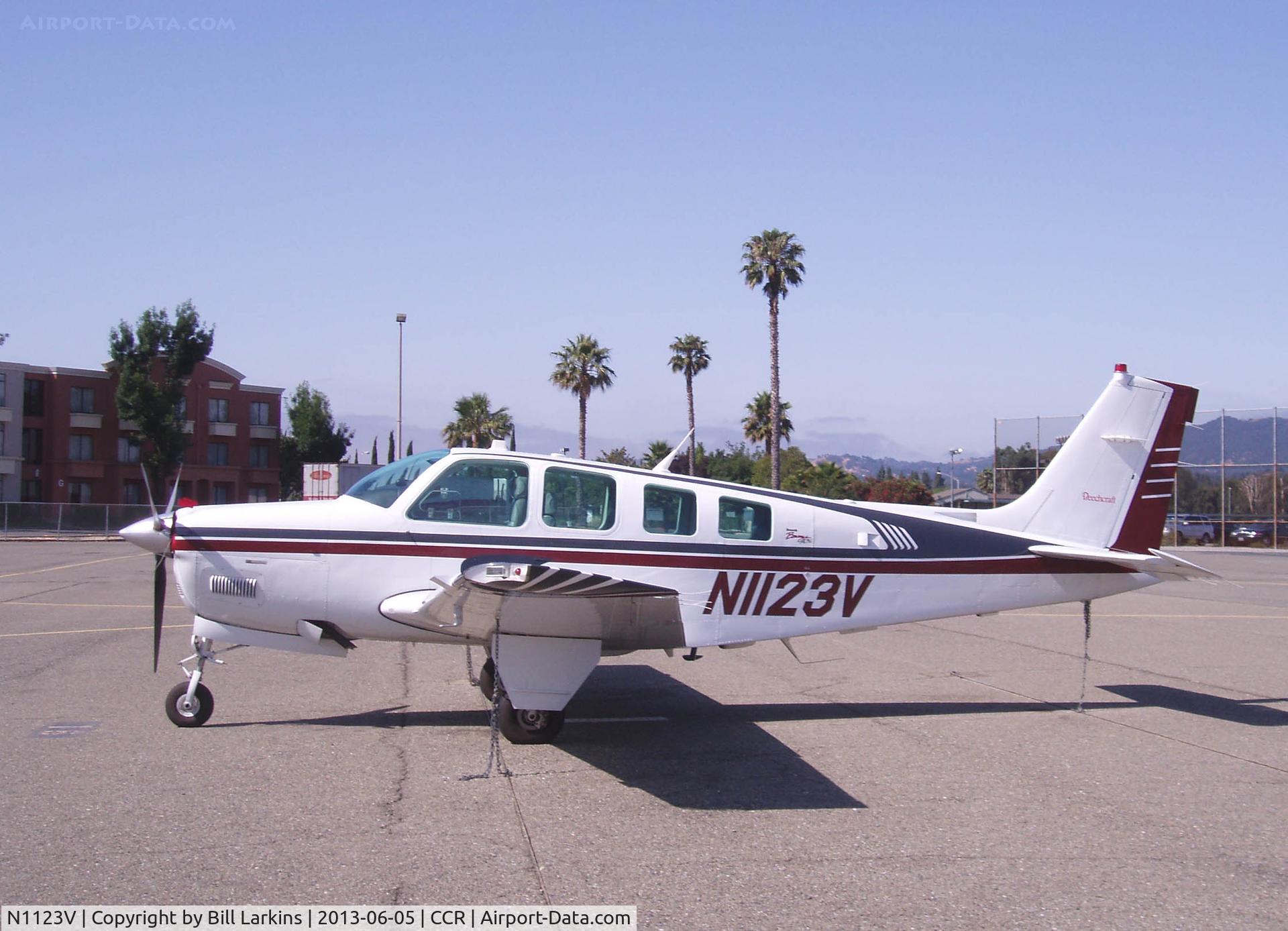 N1123V, 1997 Raytheon Aircraft Company A36 Bonanza C/N E-3080, Visitor