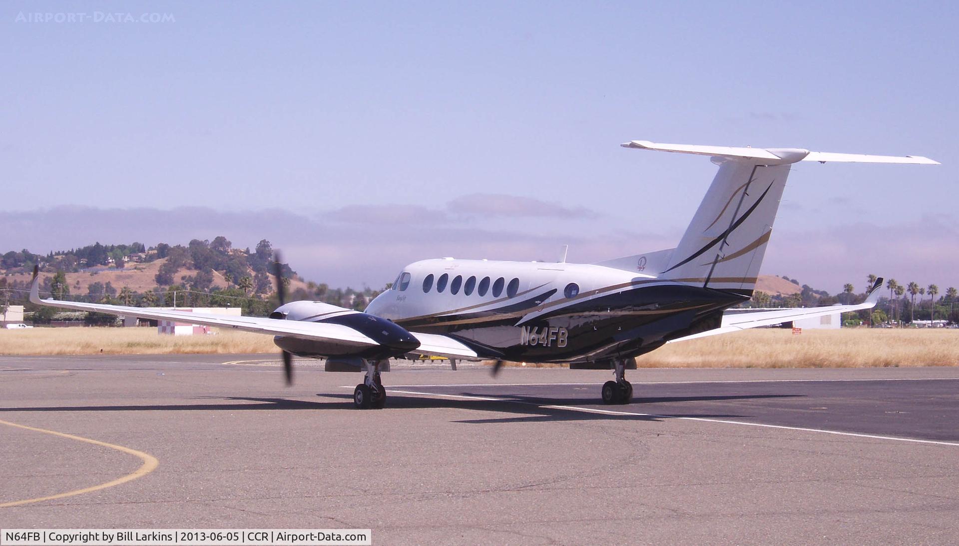 N64FB, 2000 Raytheon Aircraft Company B300 C/N FL-308, Visitor leaving Buchanan Field.