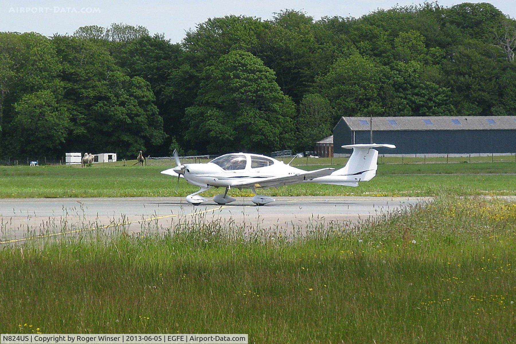 N824US, 2007 Diamond DA-40 Diamond Star C/N 40.824, Visiting DA 40 taxying to the pumps after landing on Runway 22.