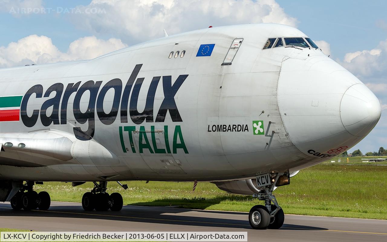 LX-KCV, 1997 Boeing 747-4R7F/SCD C/N 25868, taxying to the active