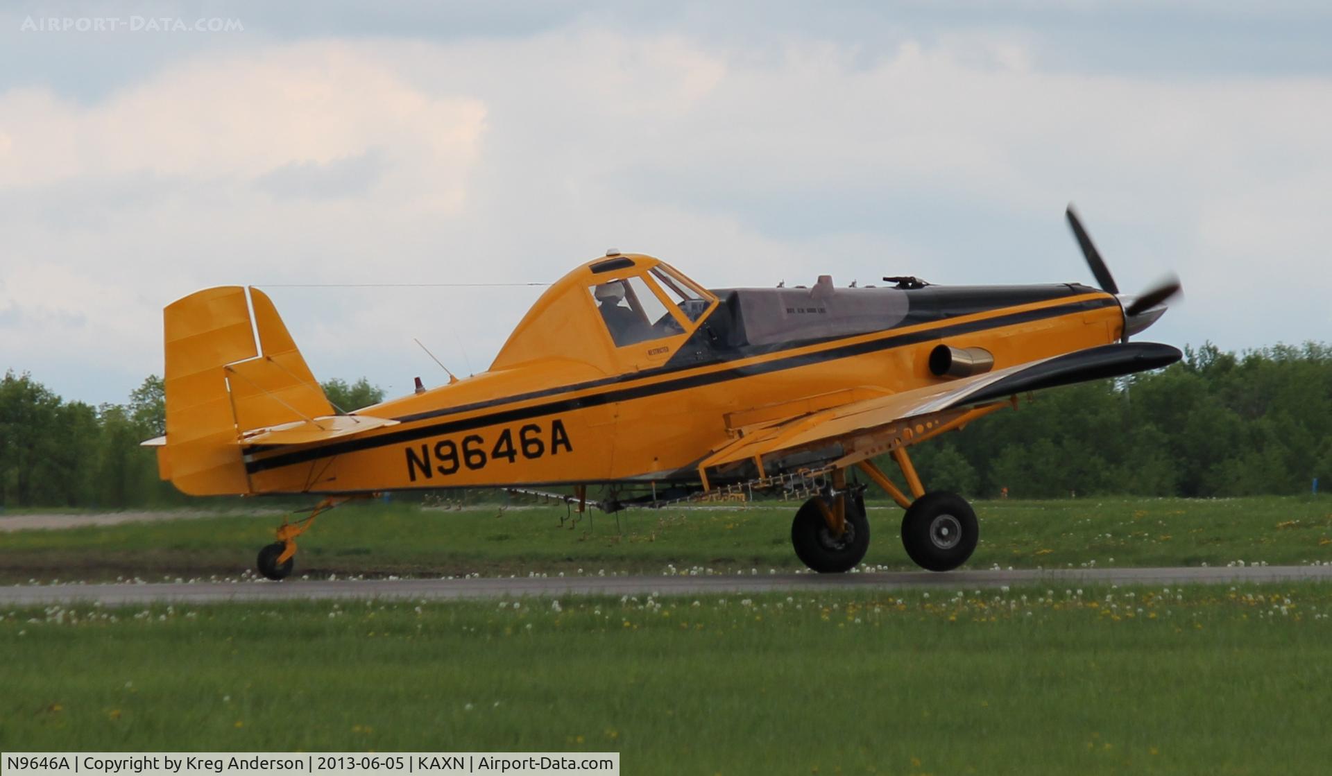 N9646A, 1975 Rockwell International S-2R Turbo Thrush Commander C/N 1824R, Rockwell S-2R Thrush Commander just lifting off from runway 31.