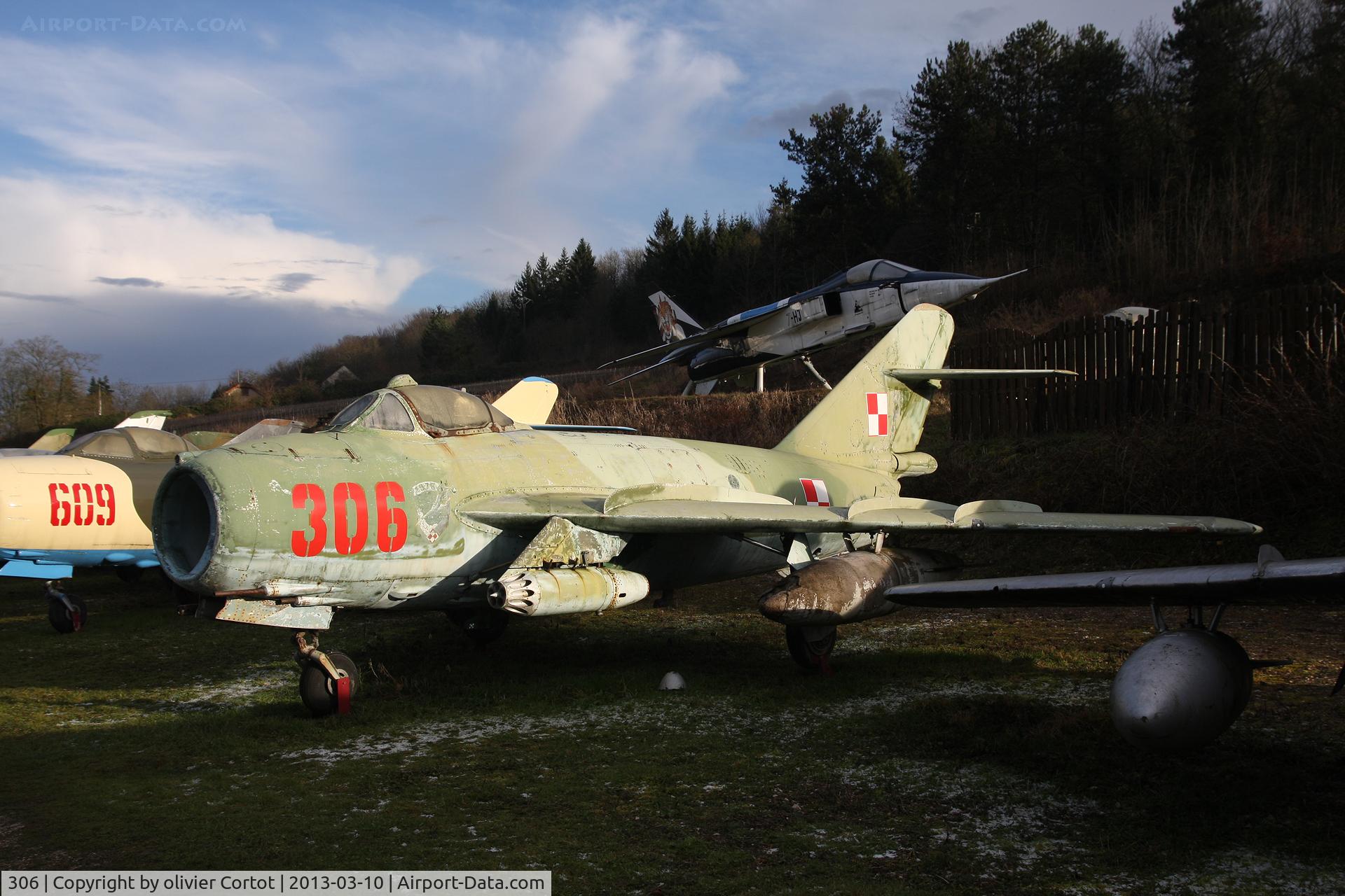 306, PZL-Mielec Lim-6bis C/N 1F-0306, Savigny les Beaune, france