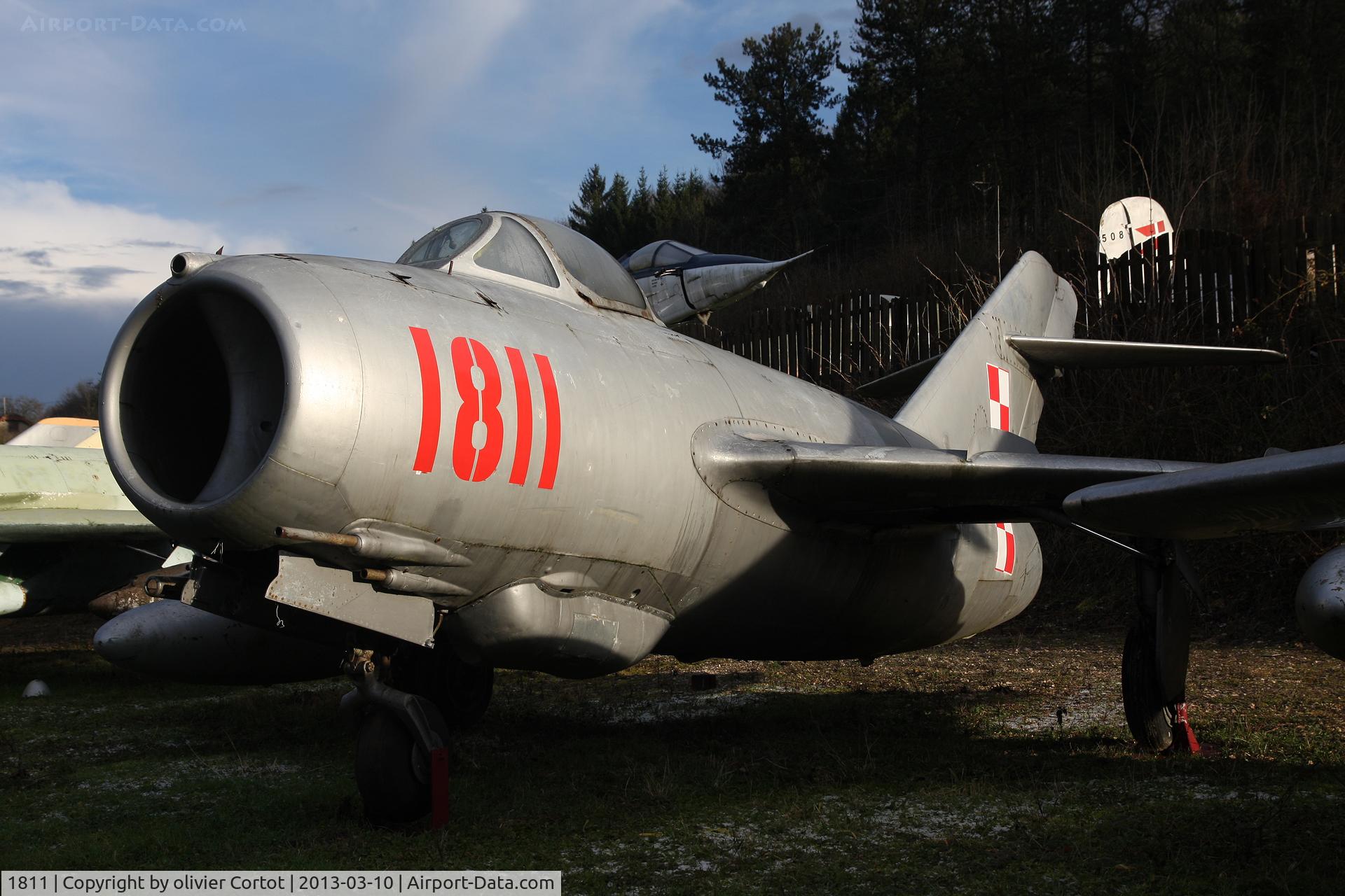 1811, Mikoyan-Gurevich LIM-2 C/N 1B-01811, Savigny les Beaune