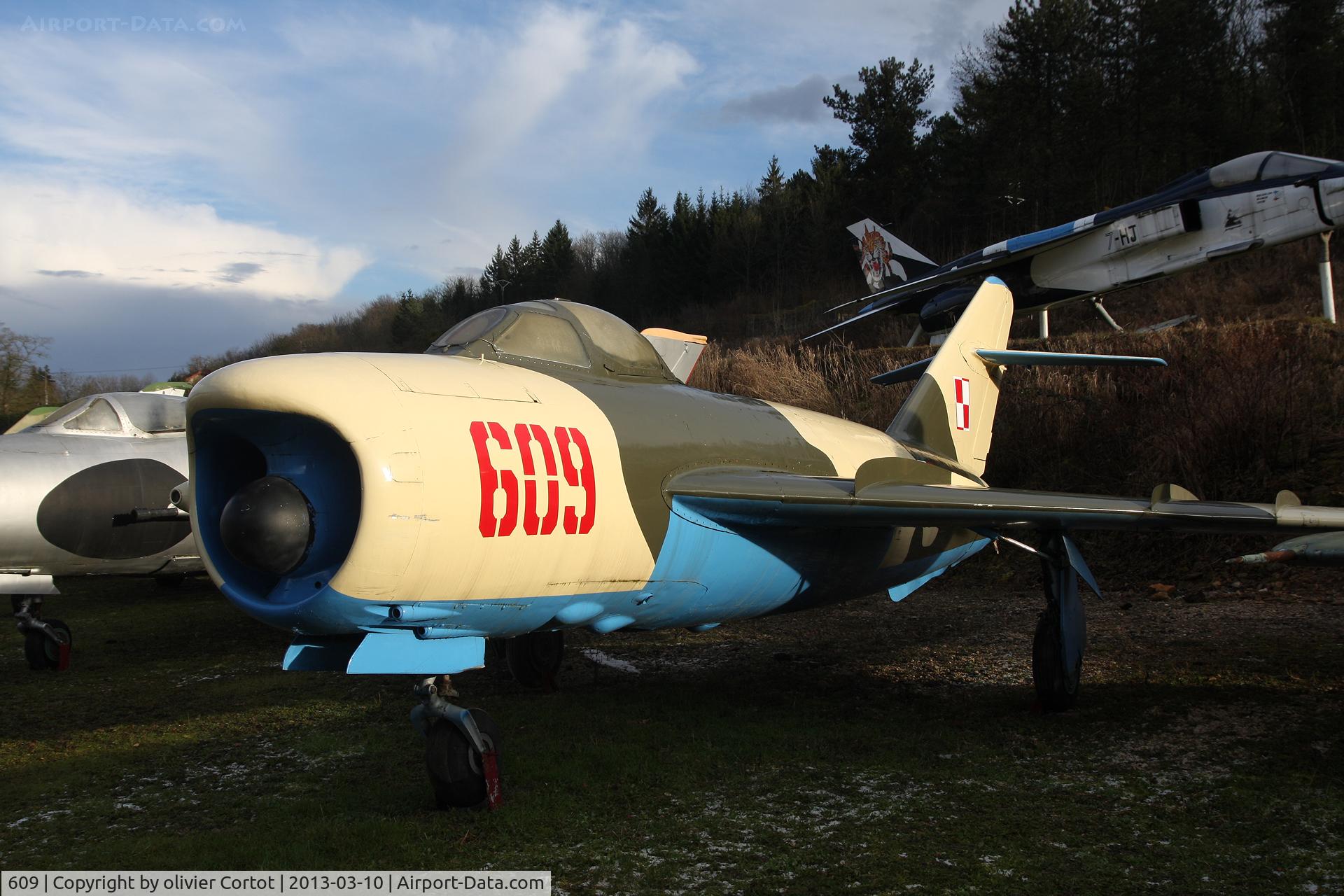 609, PZL-Mielec Lim-5P C/N 1D-0609, Savigny les Beaune