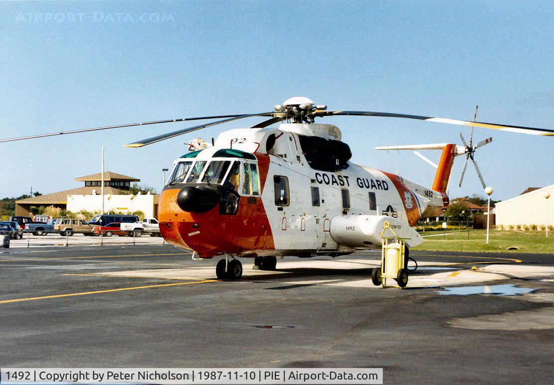 1492, Sikorsky HH-3F Pelican C/N 61669, HH-3F Pelican at the United States Coast Guard Station at Clearwater in November 1987.