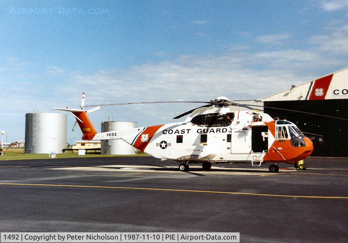 1492, Sikorsky HH-3F Pelican C/N 61669, Another view of this HH-3F Pelican at the United States Coast Guard Station at Clearwater in November 1987.
