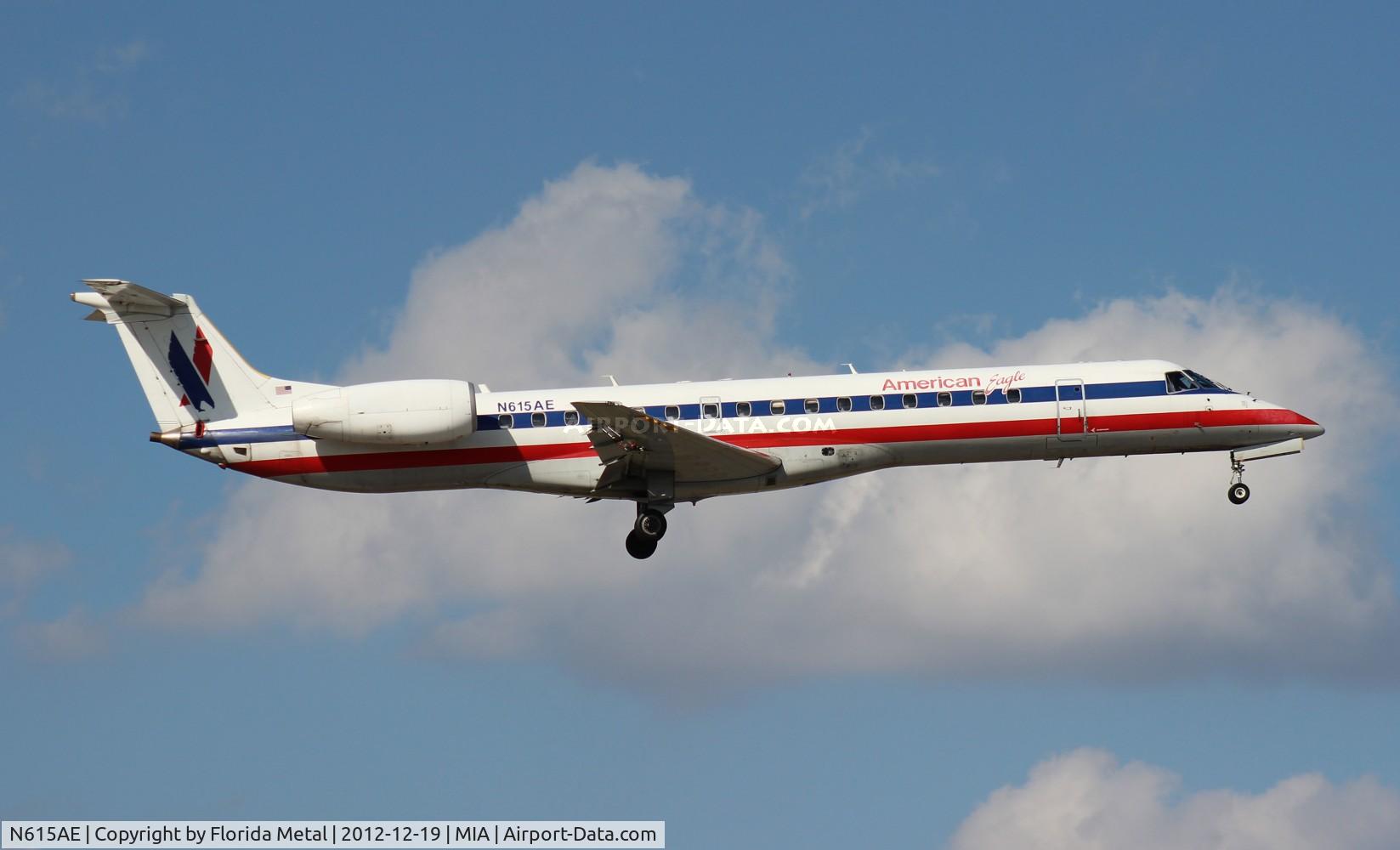 N615AE, 1998 Embraer ERJ-145LR (EMB-145LR) C/N 145087, Eagle E145