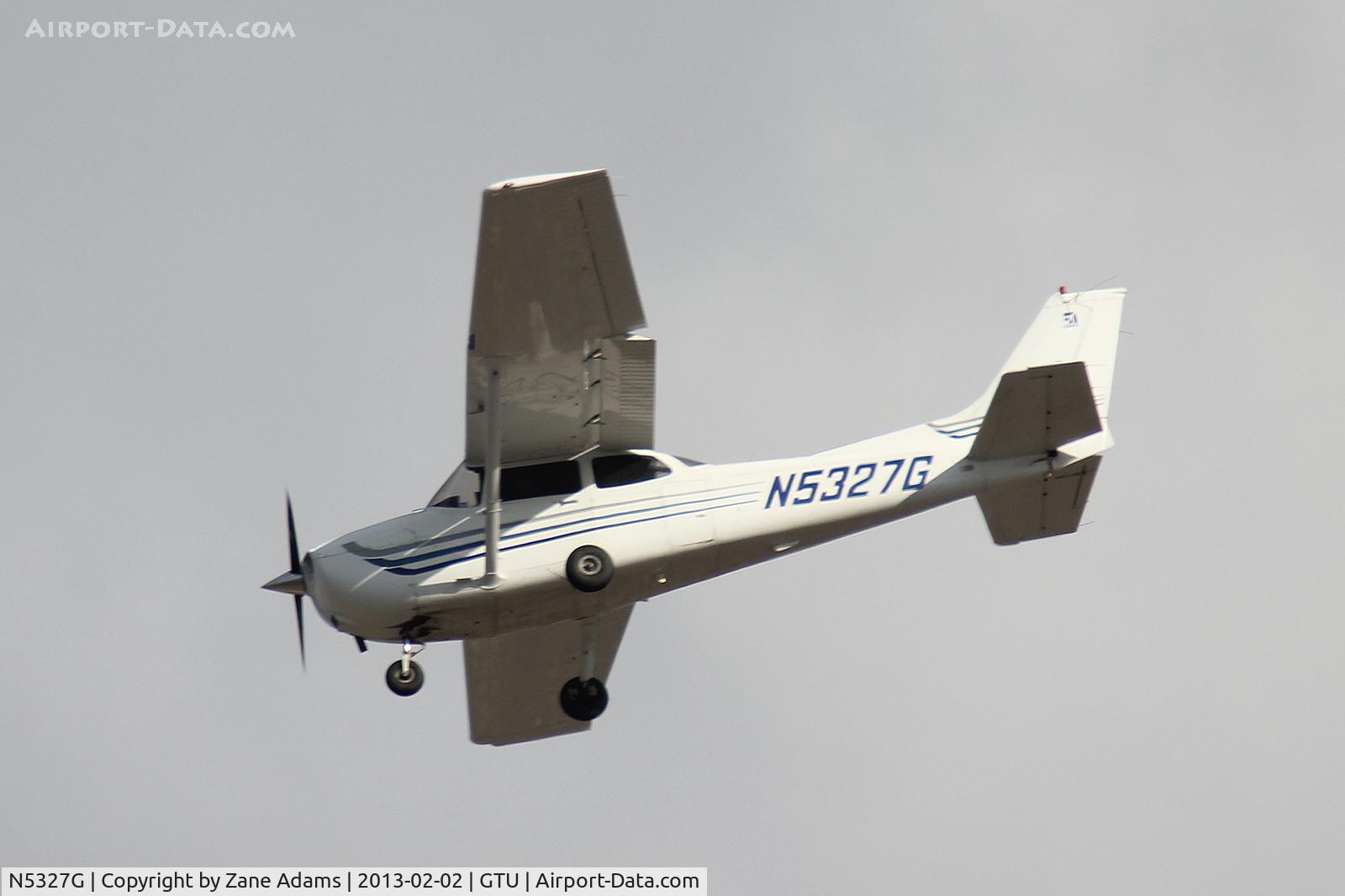 N5327G, Cessna 172S C/N 172S9357, Landing at Georgetown Municipal