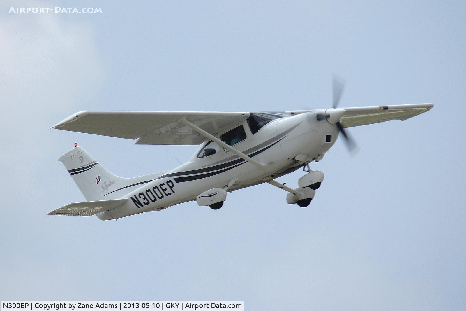 N300EP, 2000 Cessna 182S Skylane C/N 18280903, At Arlington Municipal Airport