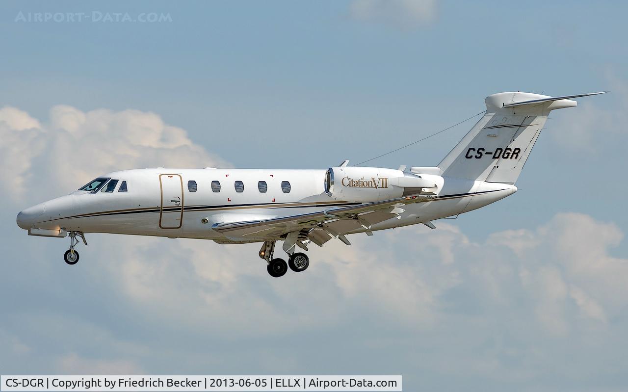 CS-DGR, 1994 Cessna 650 Citation VII C/N 650-7045, on final RW06