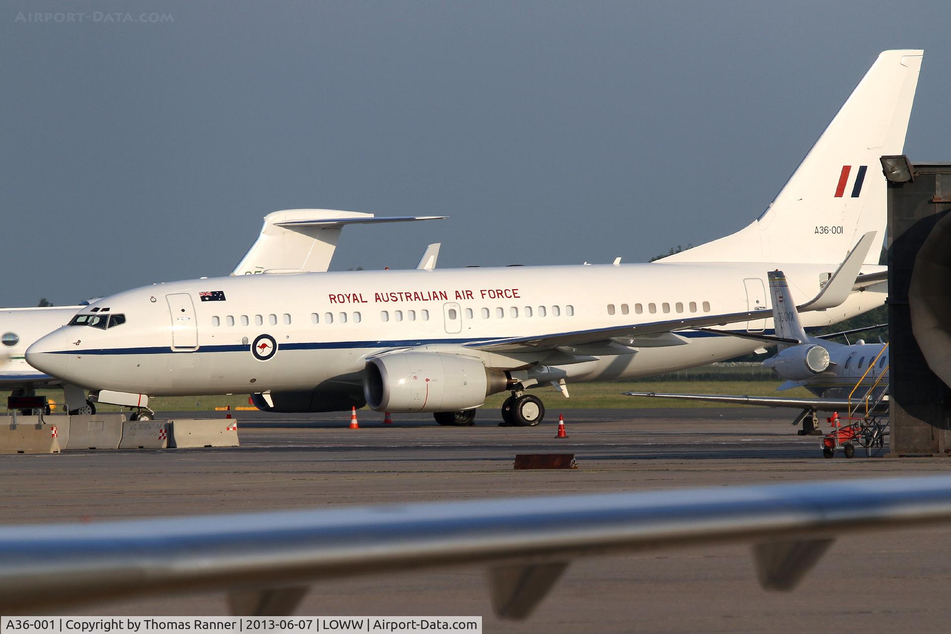 A36-001, 2000 Boeing 737-7DT BBJ C/N 30829, Royal Australian Air Force Boeing 737