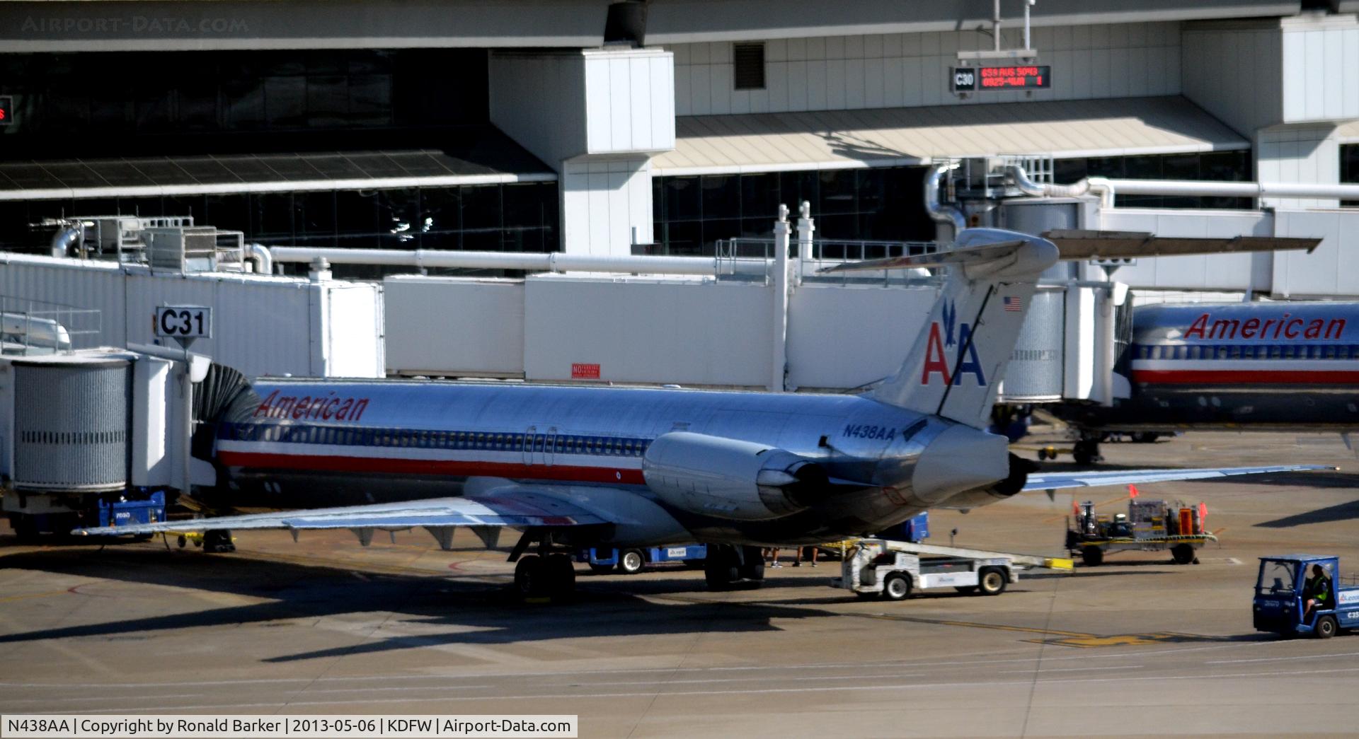 N438AA, 1987 McDonnell Douglas MD-83 (DC-9-83) C/N 49456, DFW, TX