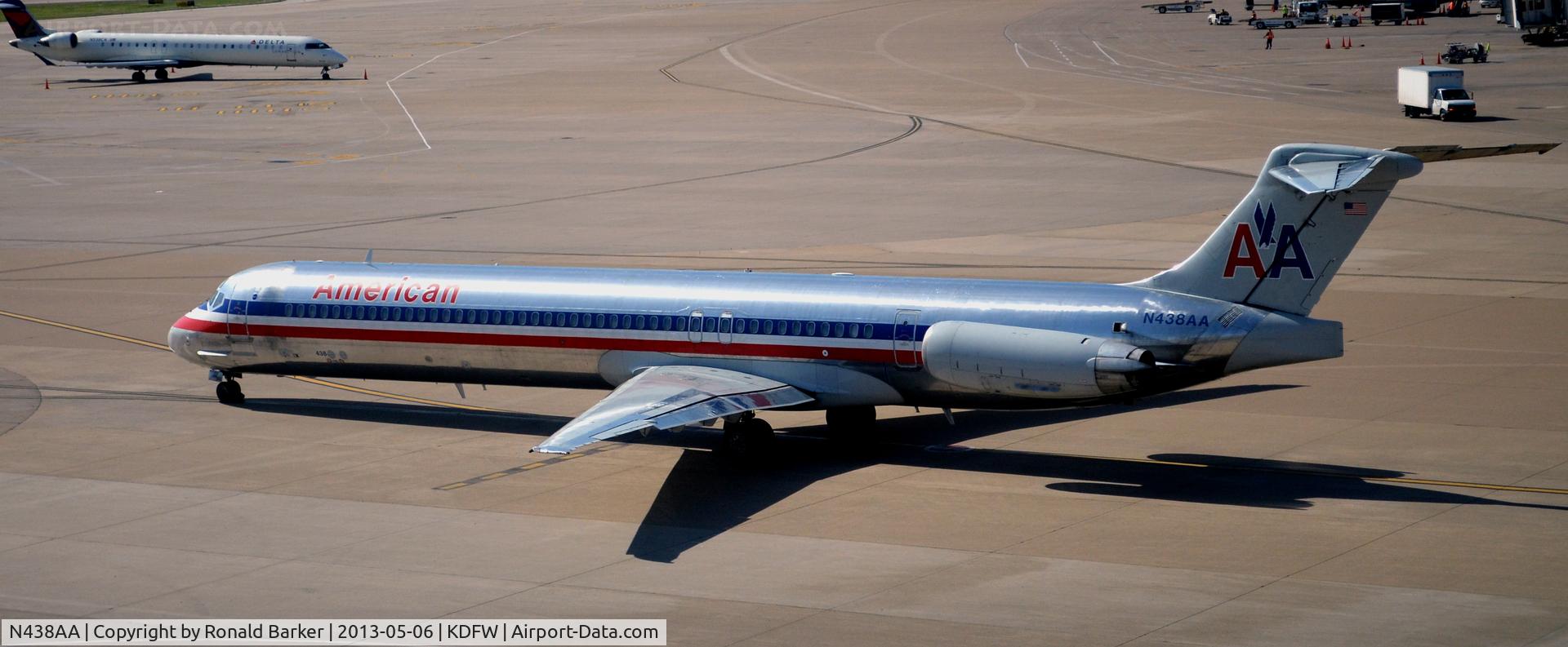 N438AA, 1987 McDonnell Douglas MD-83 (DC-9-83) C/N 49456, DFW, TX
