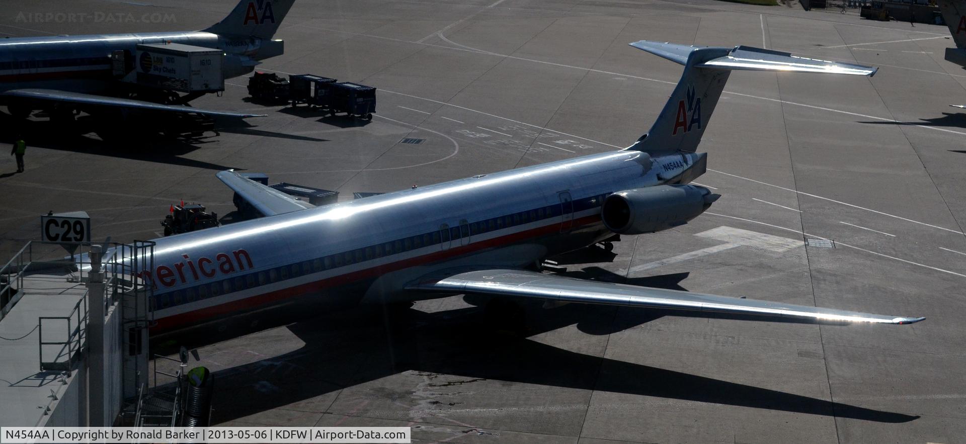 N454AA, 1987 McDonnell Douglas MD-82 (DC-9-82) C/N 49559, DFW, TX