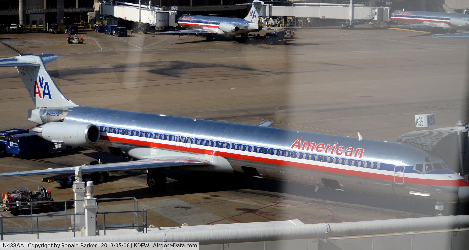 N488AA, 1988 McDonnell Douglas MD-82 (DC-9-82) C/N 49681, DFW, TX