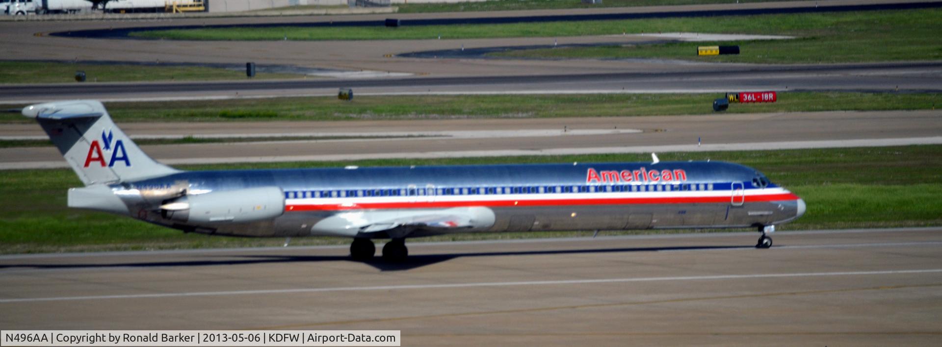 N496AA, 1989 McDonnell Douglas MD-82 (DC-9-82) C/N 49734, Taxi DFW