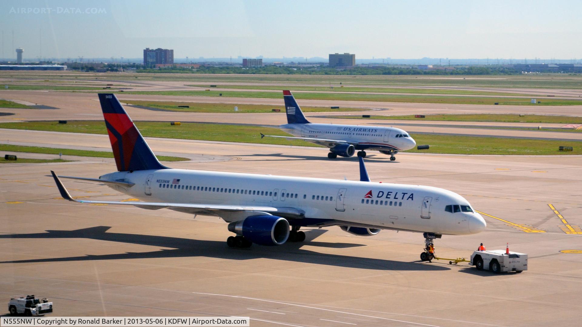 N555NW, 2002 Boeing 757-251 C/N 33391, DFW, TX
