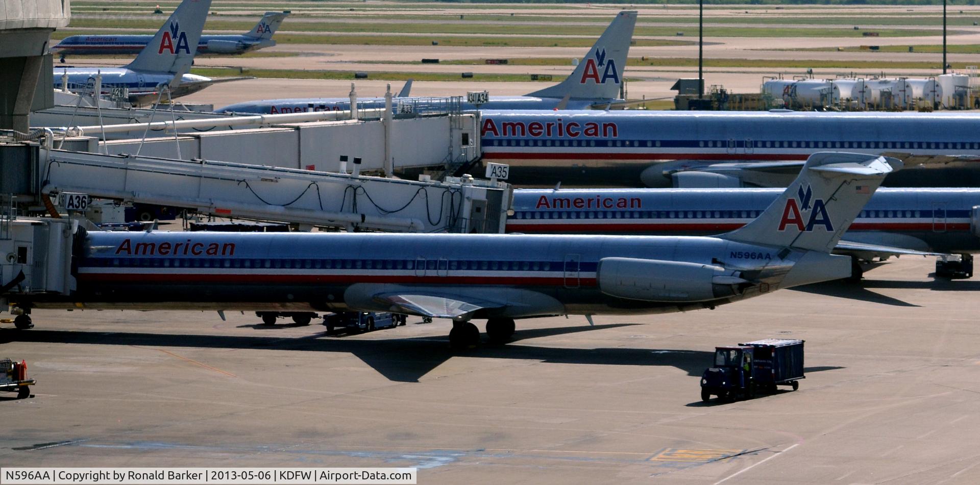 N596AA, 1992 McDonnell Douglas MD-83 (DC-9-83) C/N 53286, DFW, TX