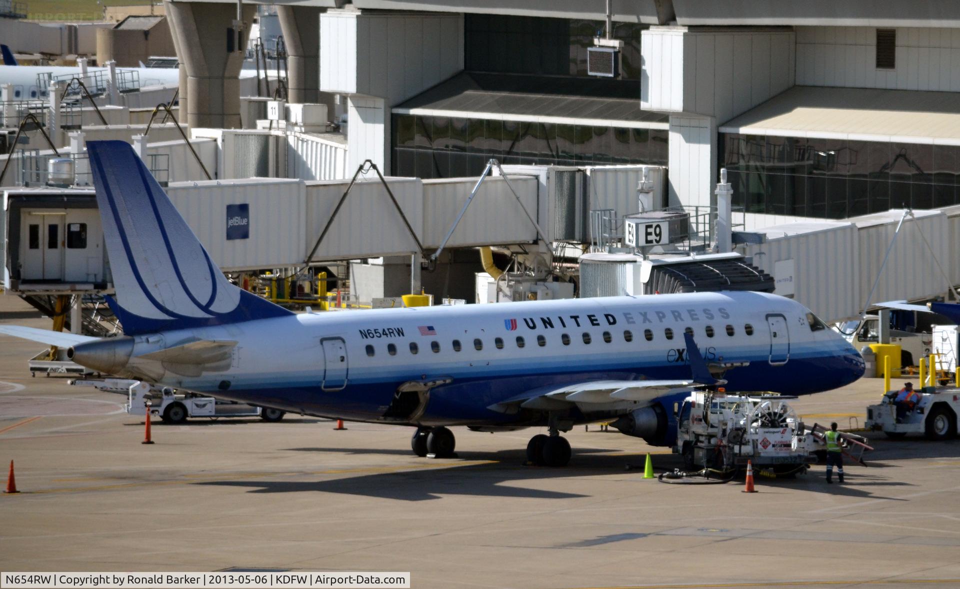 N654RW, 2005 Embraer 170SE (ERJ-170-100SE) C/N 17000104, DFW, TX