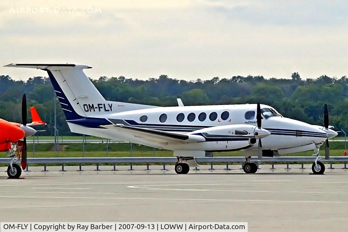 OM-FLY, 1997 Raytheon B200 King Air C/N BB-1565, Beech B200 Super King Air [BB-1565] Vienna-Schwechat~OE 13/09/2007