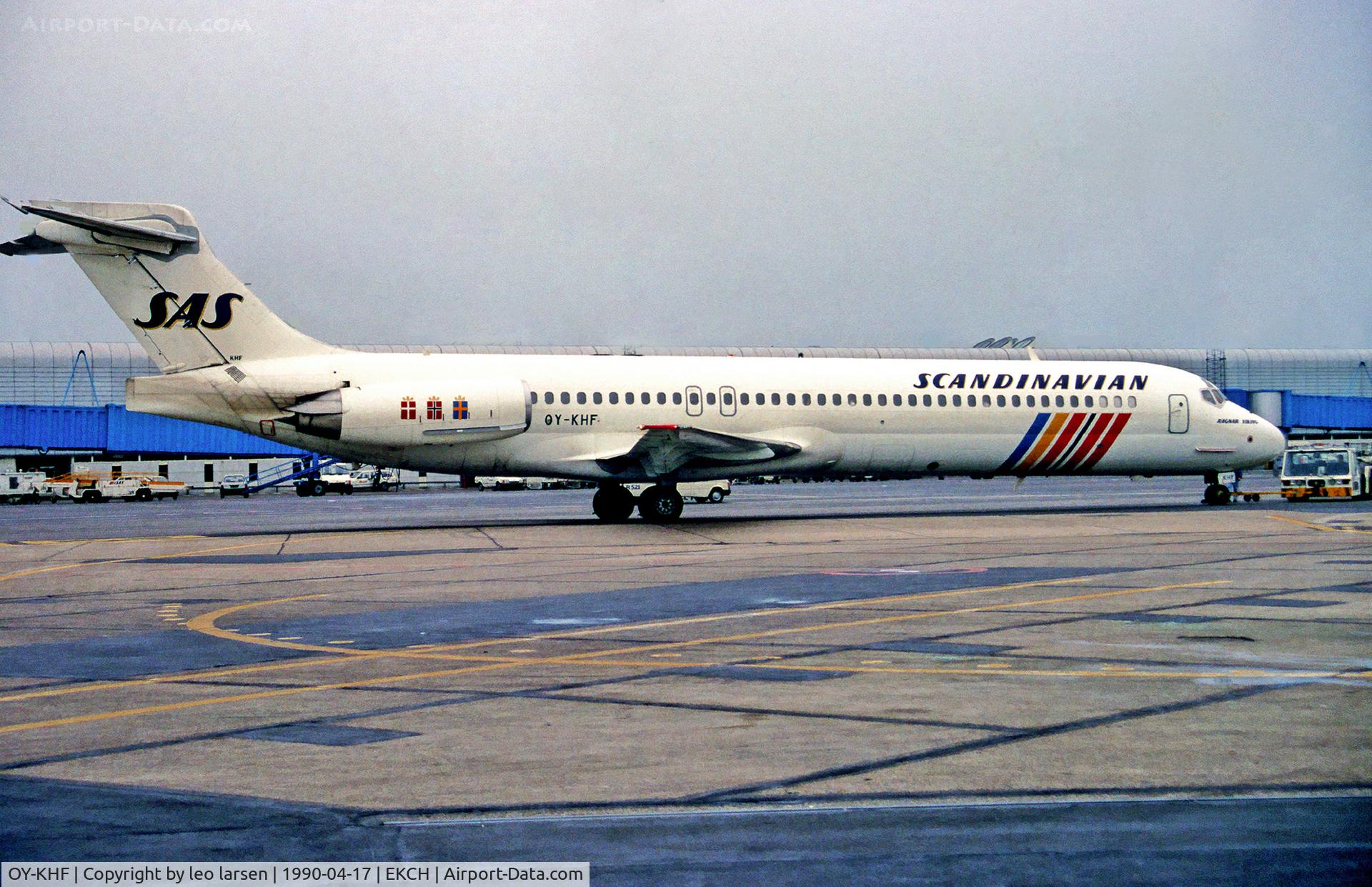 OY-KHF, 1988 McDonnell Douglas MD-87 (DC-9-87) C/N 49609, Copenhagen Kastrup 17.4.90 in old c/s.