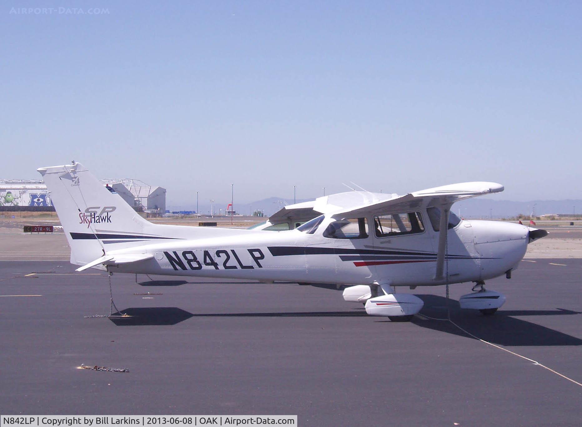 N842LP, 2001 Cessna 172S C/N 172S8842, Resident