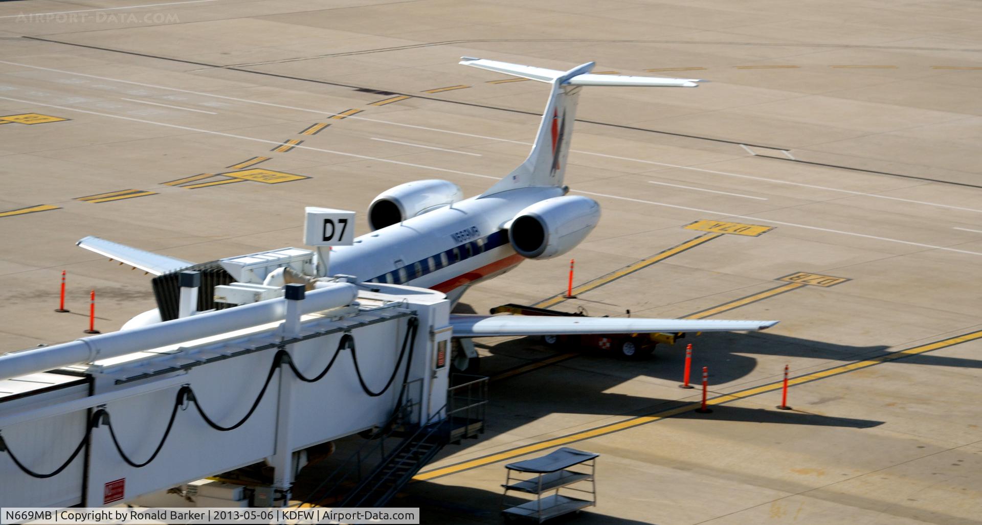 N669MB, 2004 Embraer ERJ-145LR (EMB-145LR) C/N 145788, Gate 7 DFW