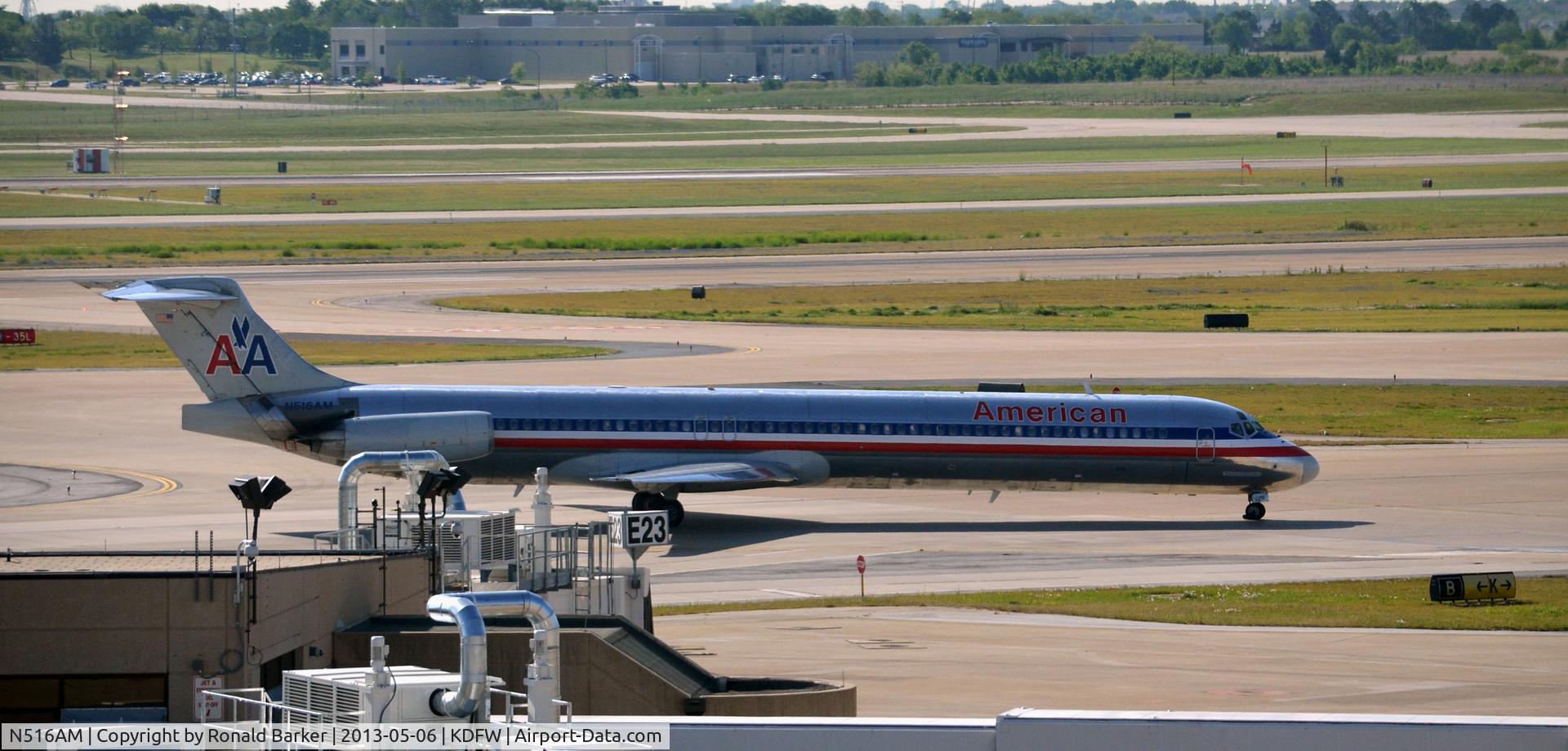 N516AM, 1990 McDonnell Douglas MD-82 (DC-9-82) C/N 49893, Taxi DFW