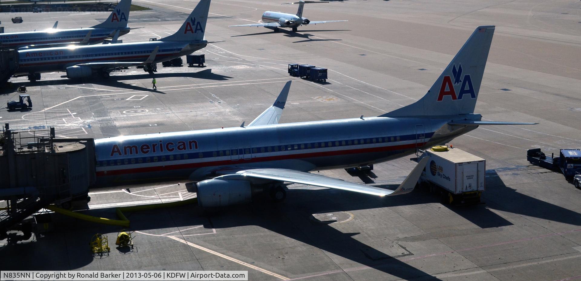 N835NN, 2010 Boeing 737-823 C/N 29577, Gate C37  DFW