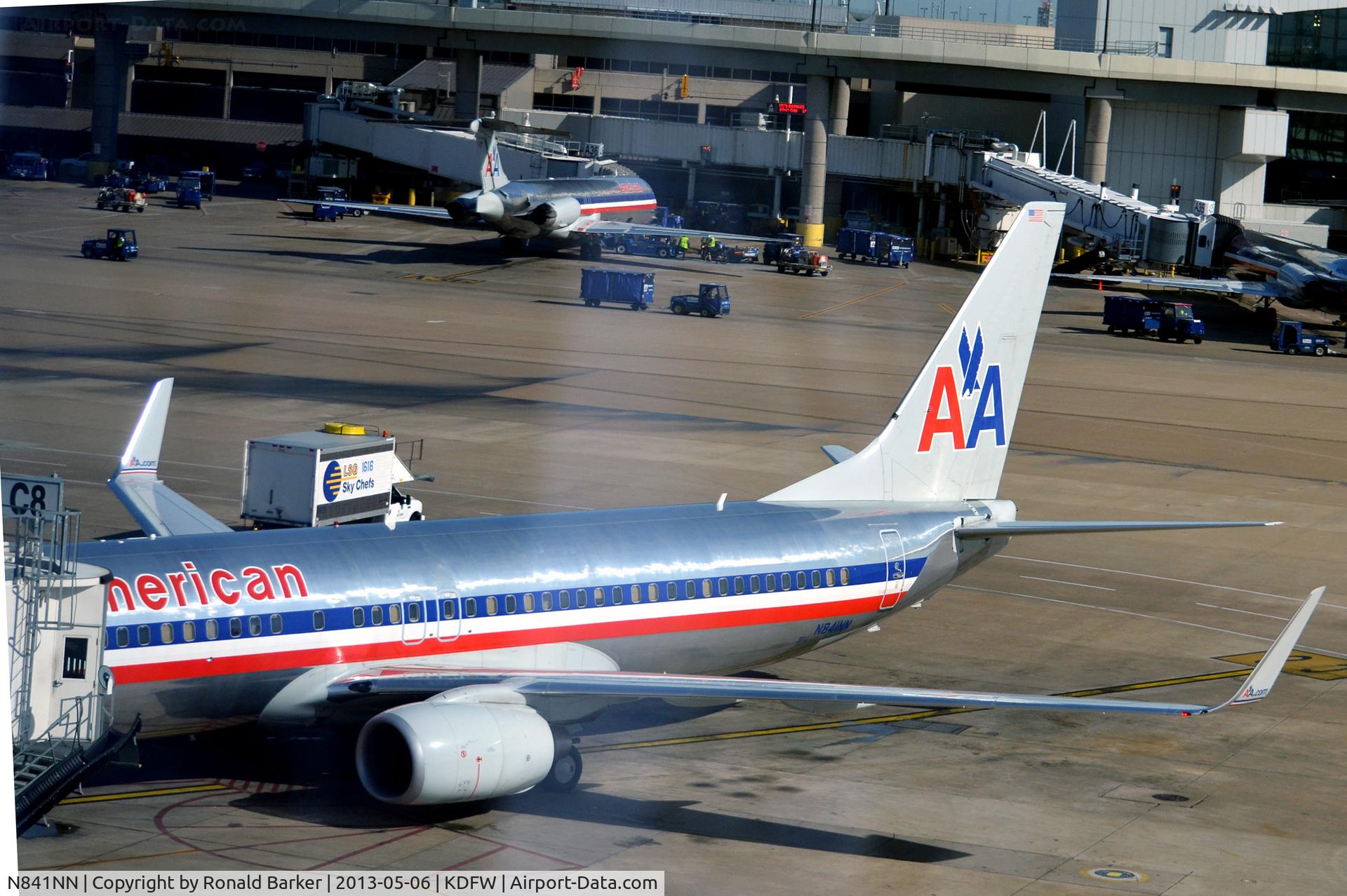 N841NN, 2010 Boeing 737-823 C/N 30914, Gate C8  DFW