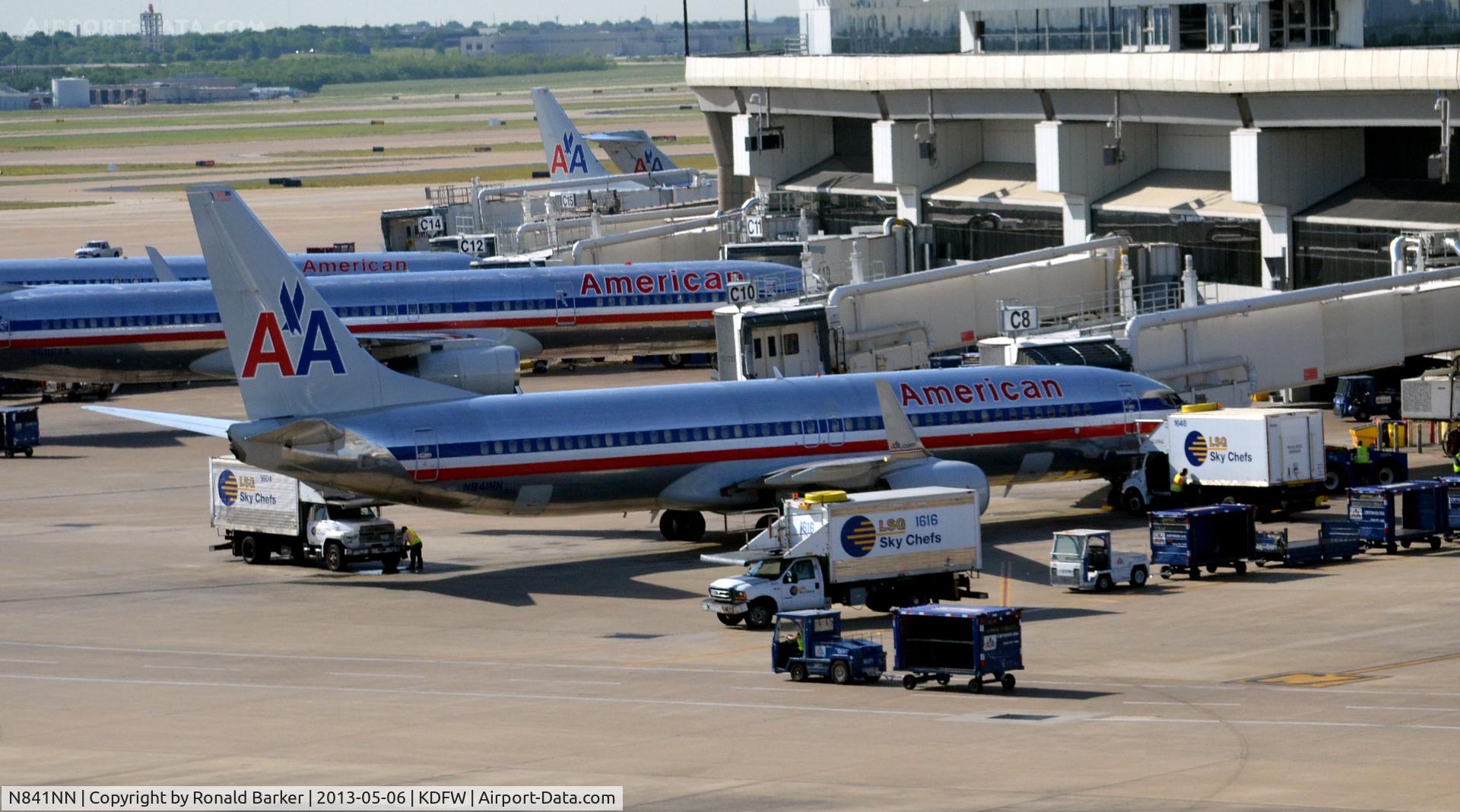 N841NN, 2010 Boeing 737-823 C/N 30914, Gate C8  DFW