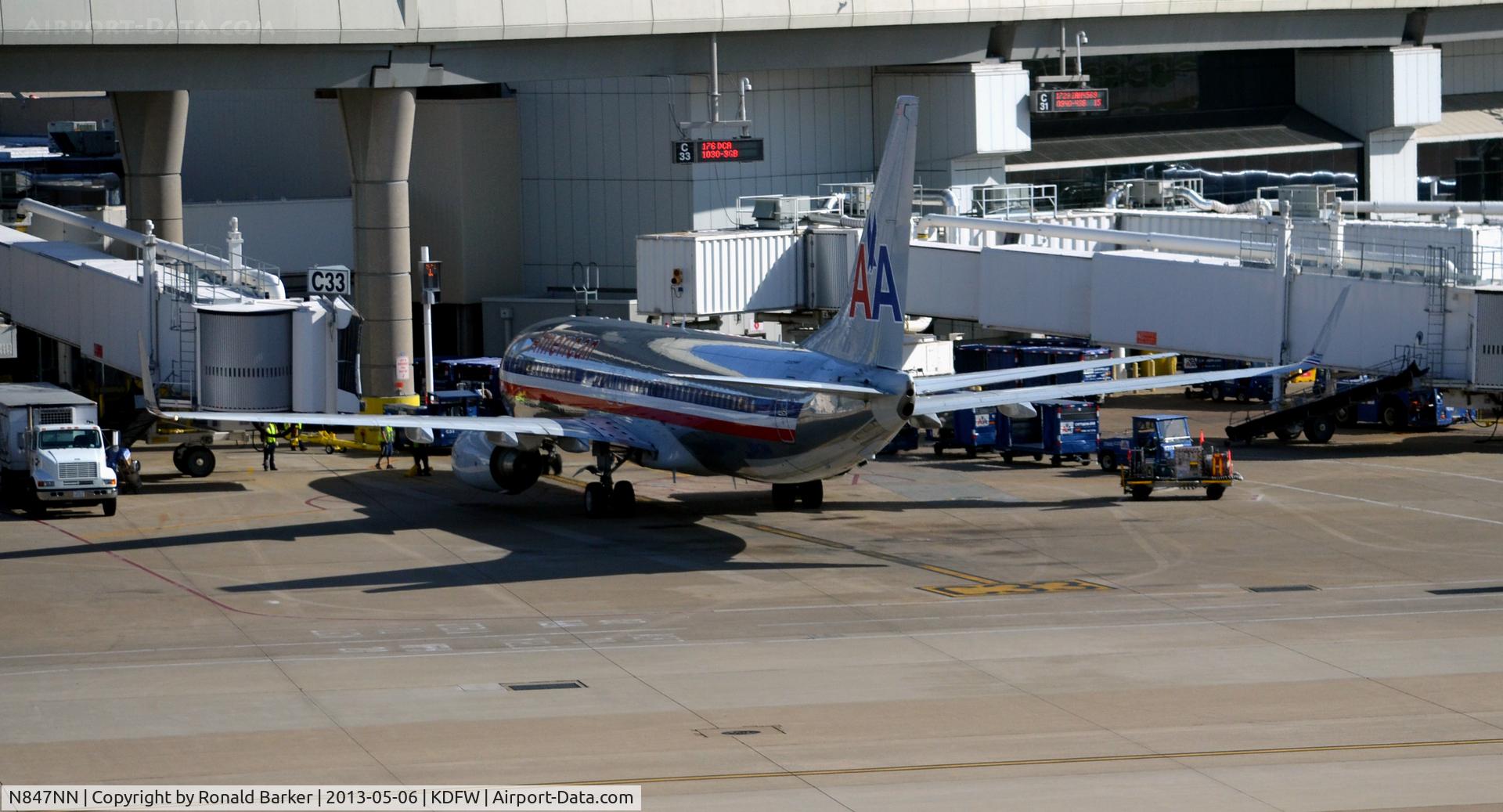 N847NN, 2010 Boeing 737-823 C/N 29575, Arriving Gate C33 DFW