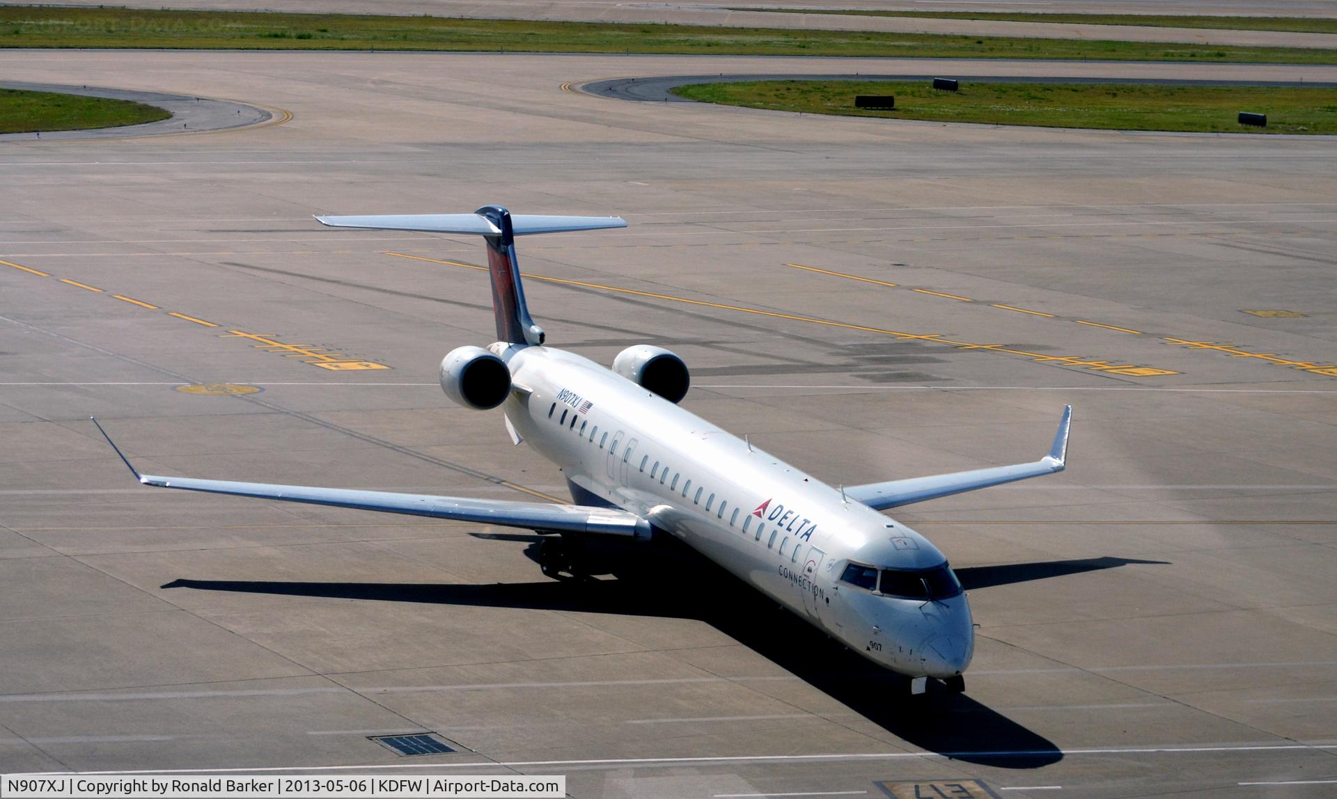 N907XJ, 2007 Bombardier CRJ-900ER (CL-600-2D24) C/N 15139, Taxi DFW