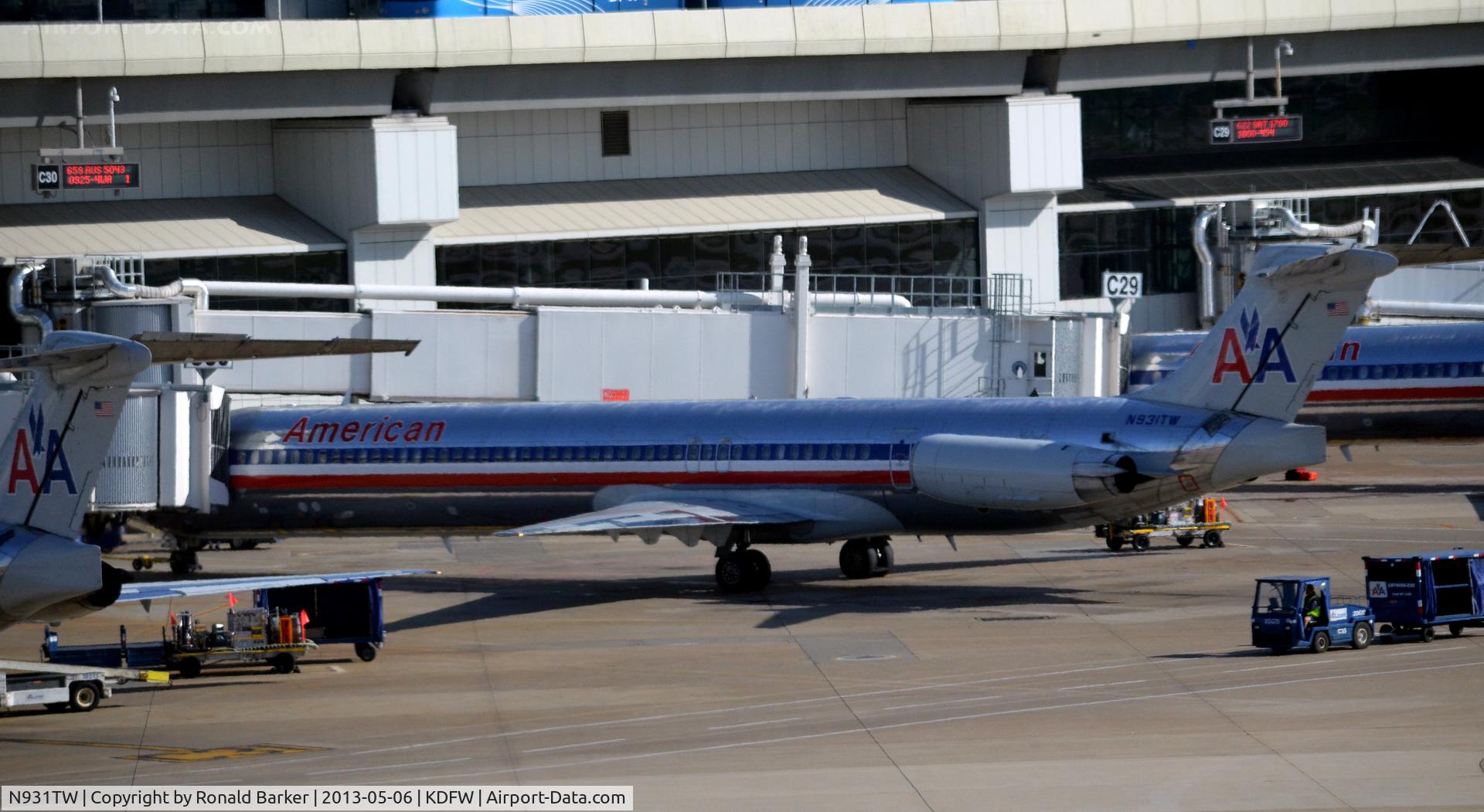 N931TW, 1987 McDonnell Douglas MD-83 (DC-9-83) C/N 49527, DFW