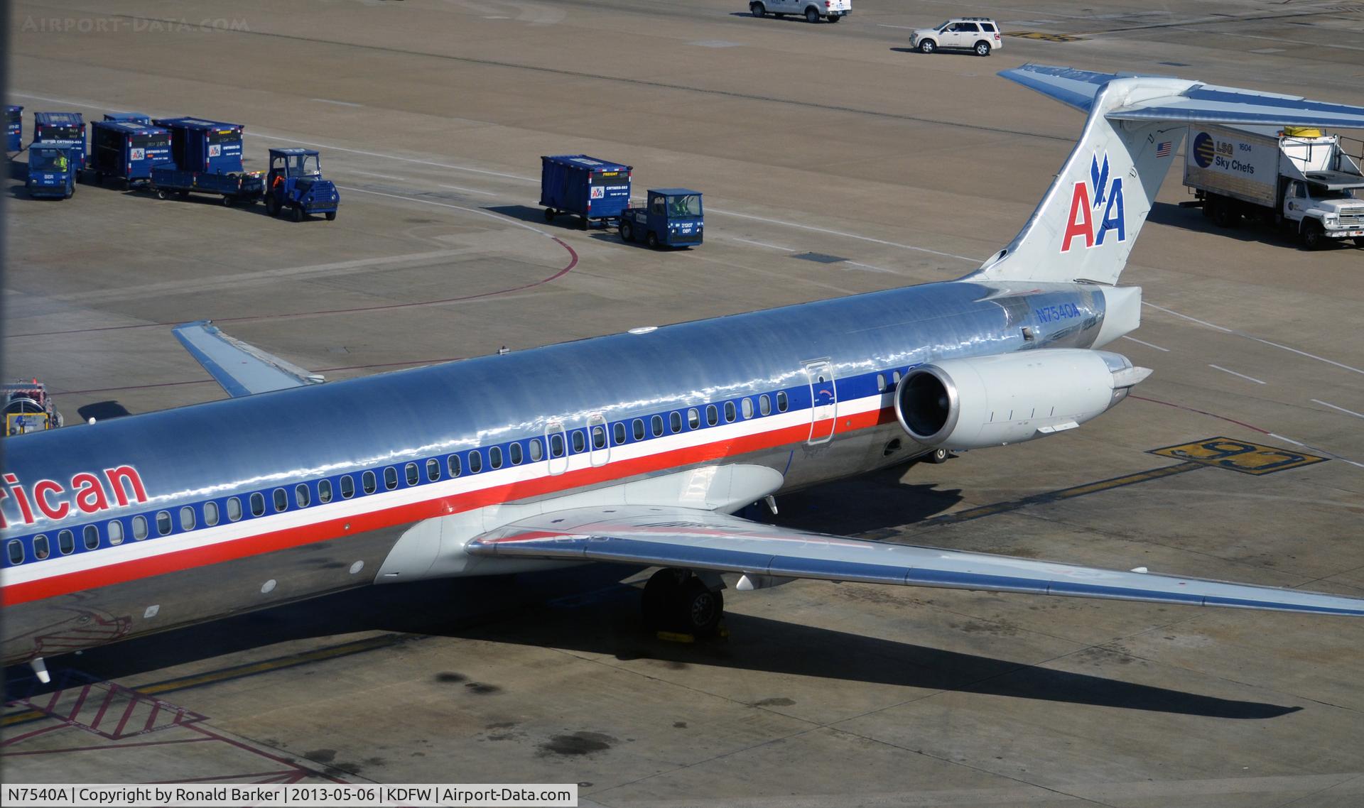 N7540A, 1990 McDonnell Douglas MD-82 (DC-9-82) C/N 49994, Gate C6  DFW